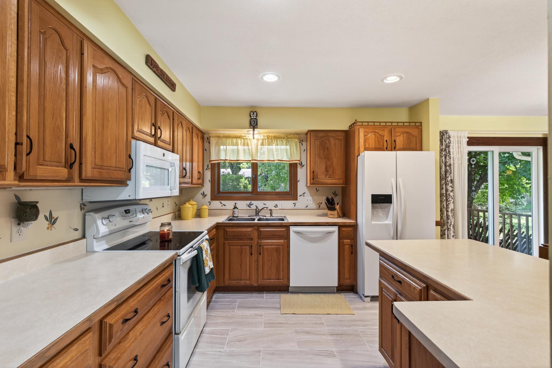 1094 Lowell Drive Property Photo 17
