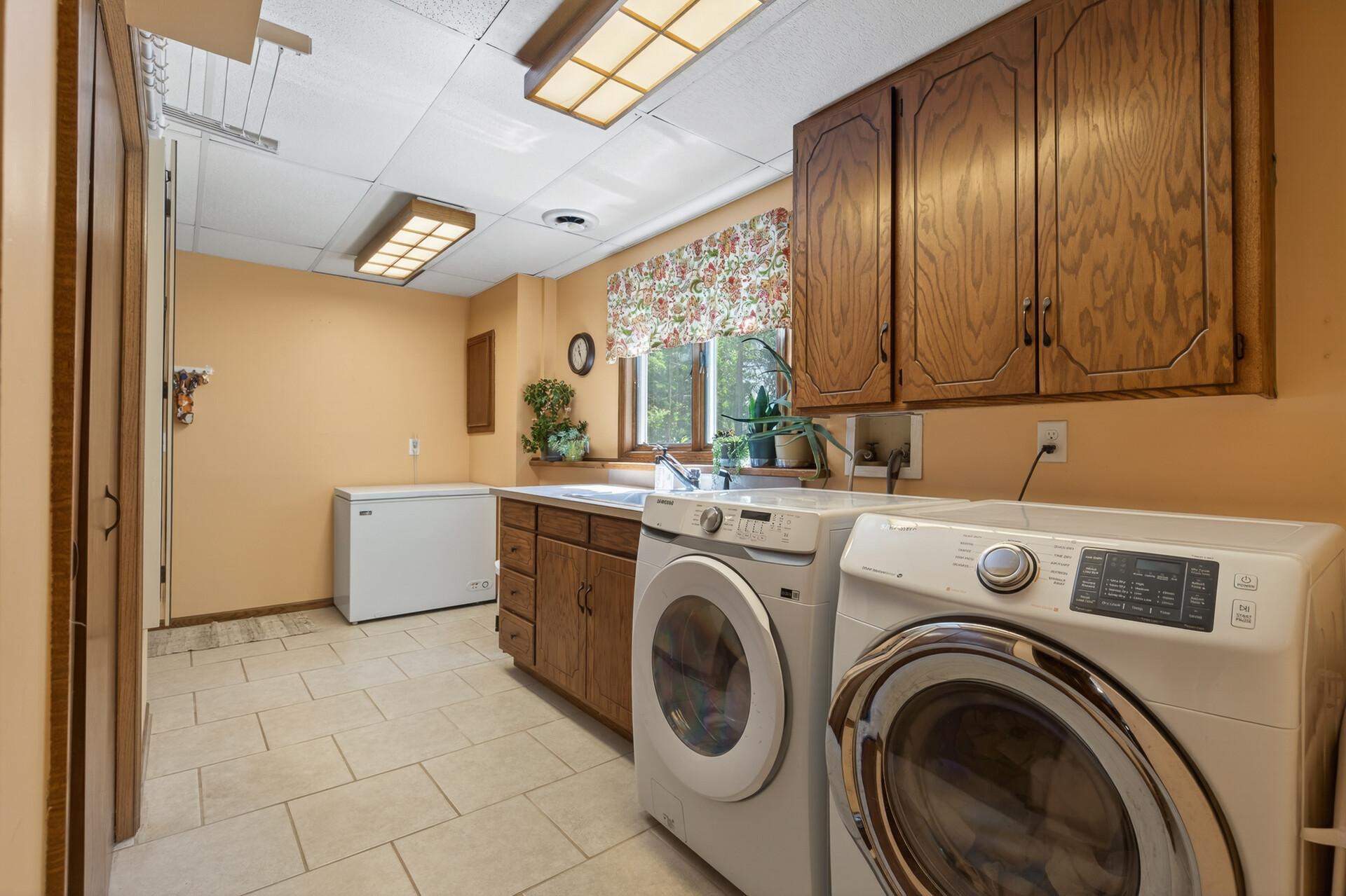 1094 Lowell Drive Property Photo 39