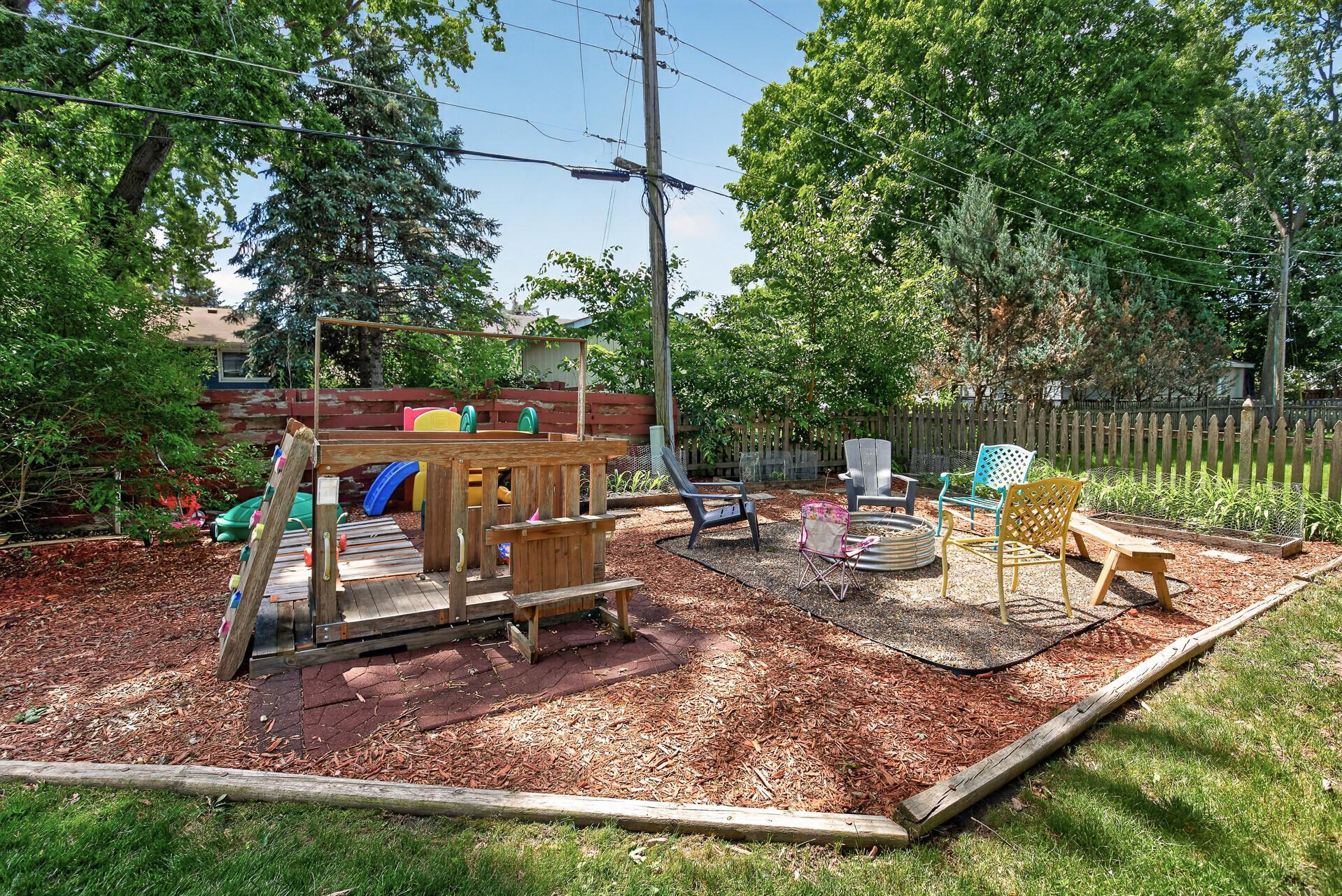 1094 Lowell Drive Property Photo 49