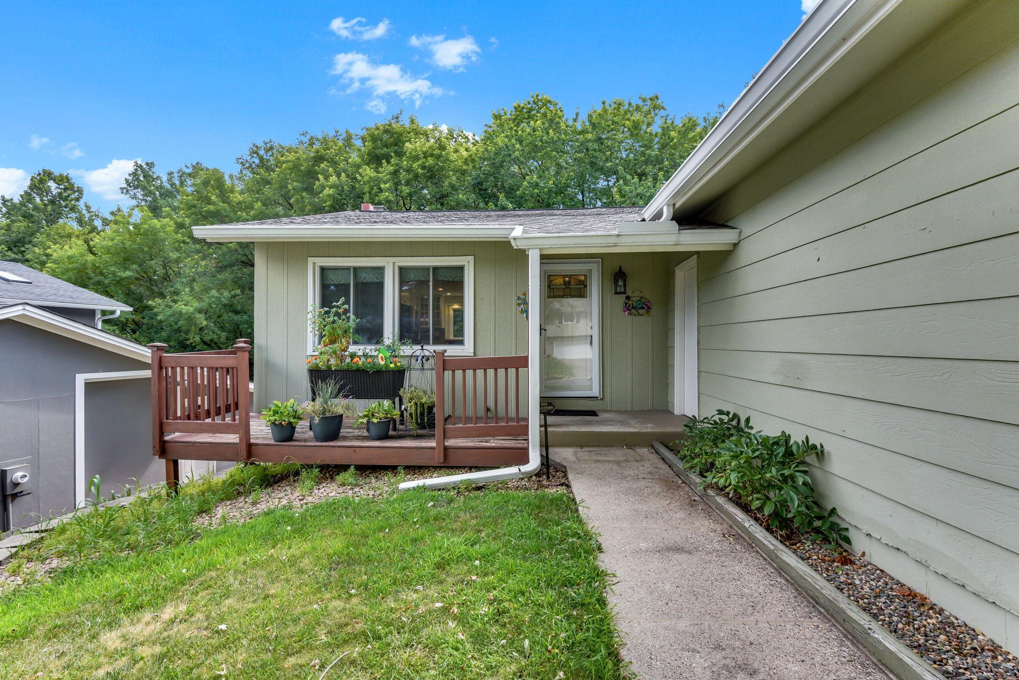 7064 Springhill Circle Property Photo 3