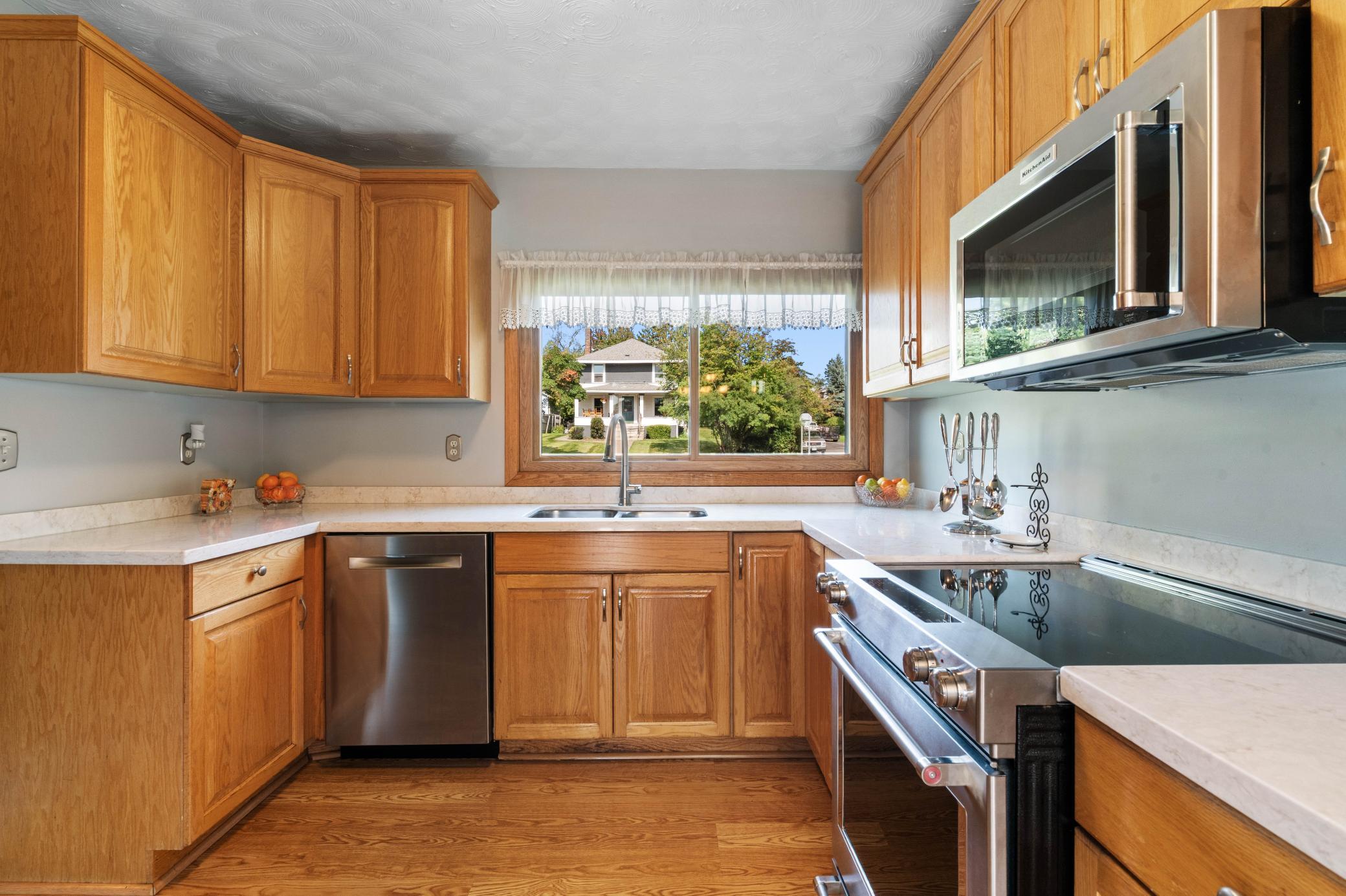 4 Lakeside Court Property Photo 9