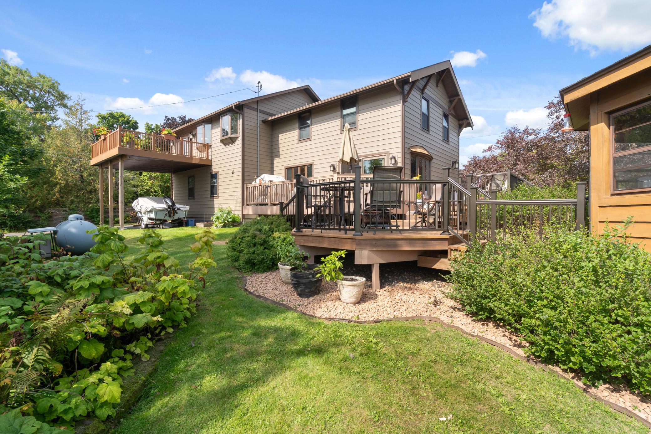 4 Lakeside Court Property Photo 45