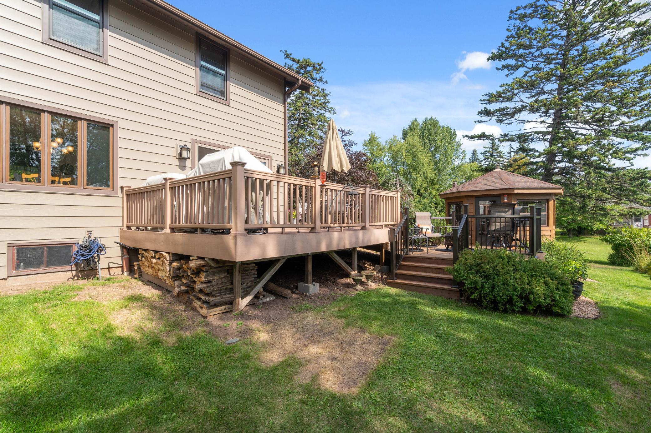 4 Lakeside Court Property Photo 46
