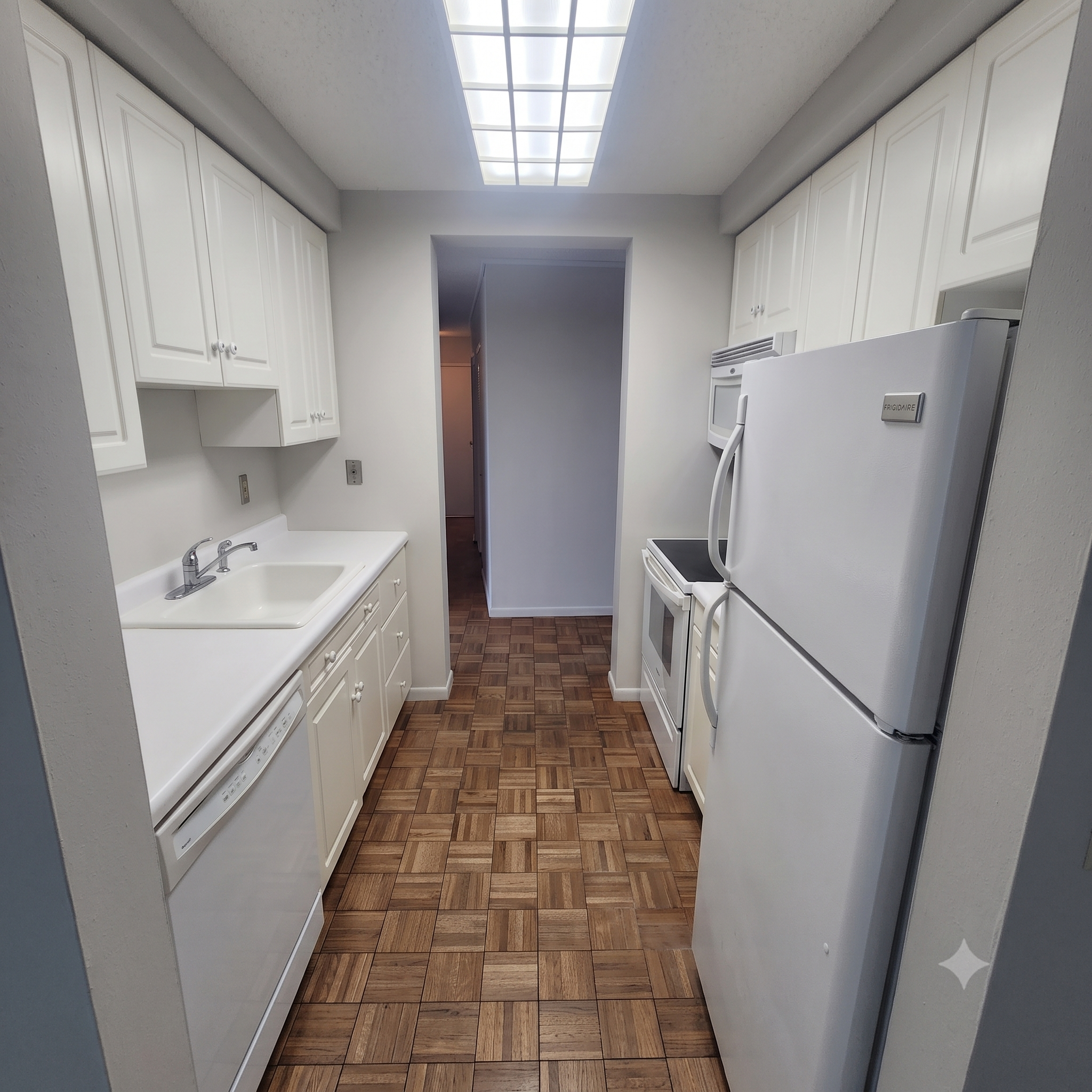 1181 Edgcumbe Road 1412 Property Photo 7