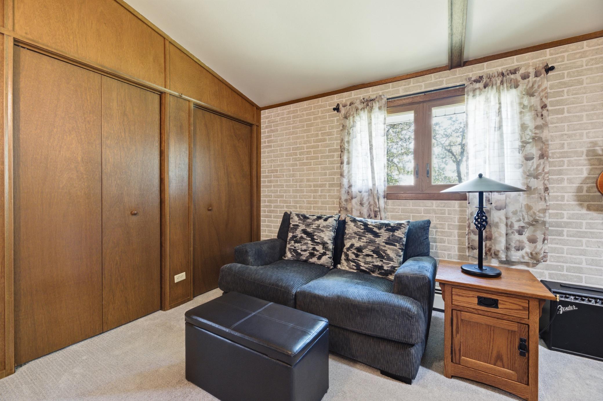 1725 N River Road Property Photo 13