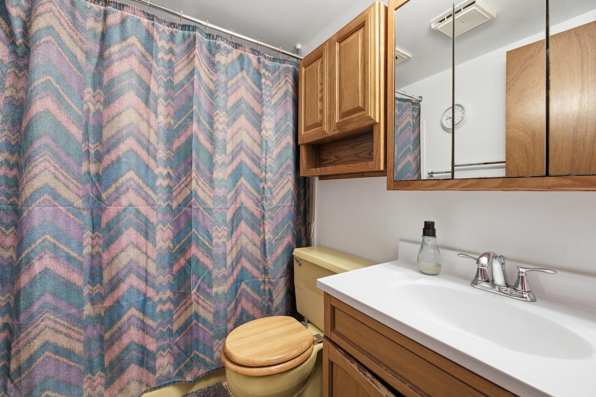 1725 N River Road Property Photo 15