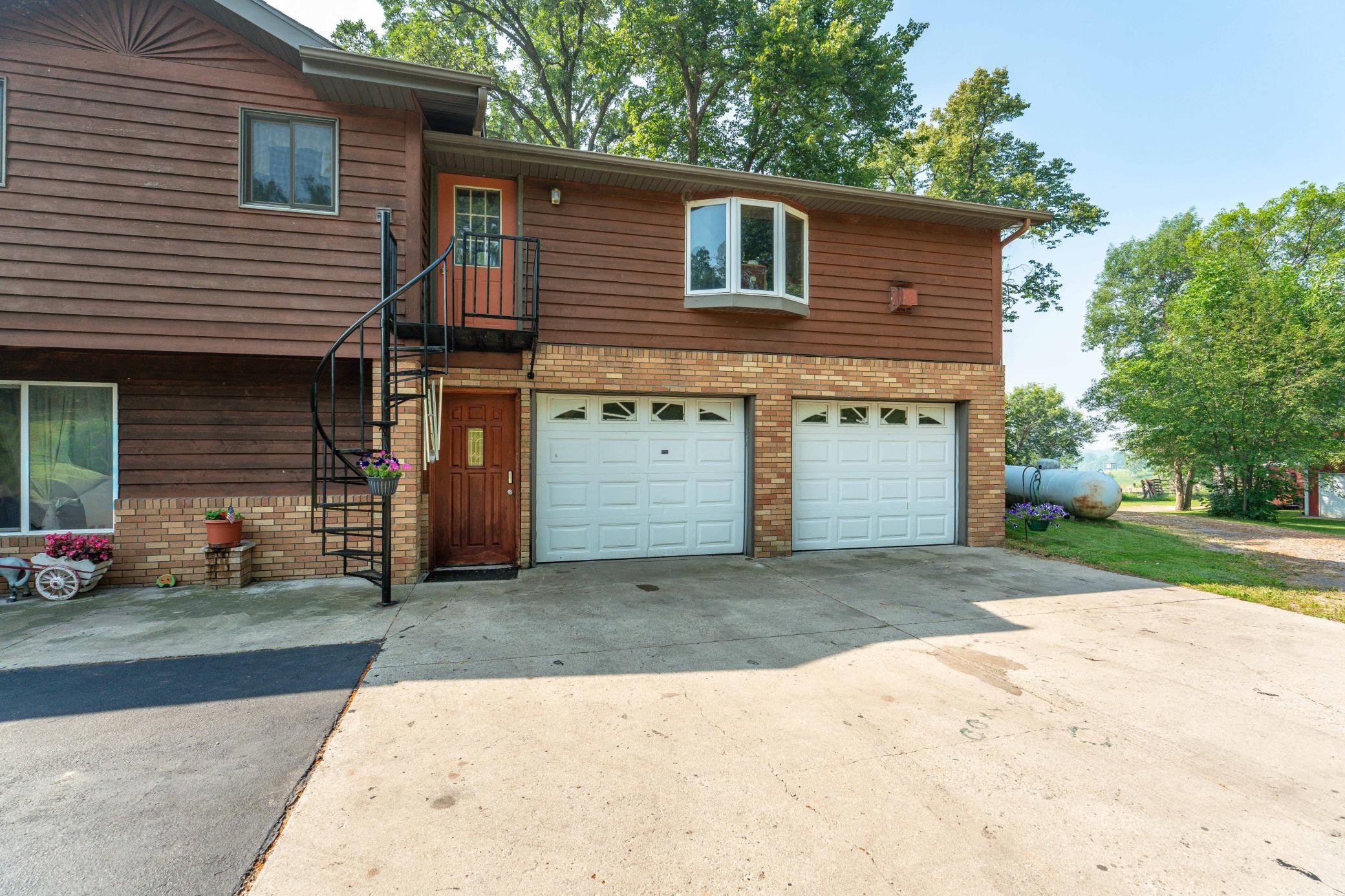 33667 County Highway 27 Property Photo 6