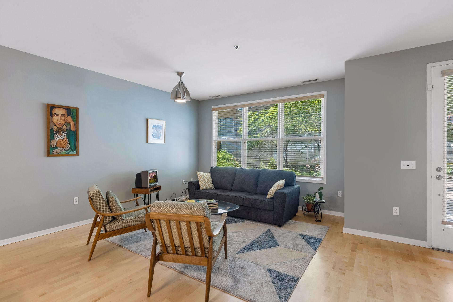 209 8th Street E 109 Property Photo 6