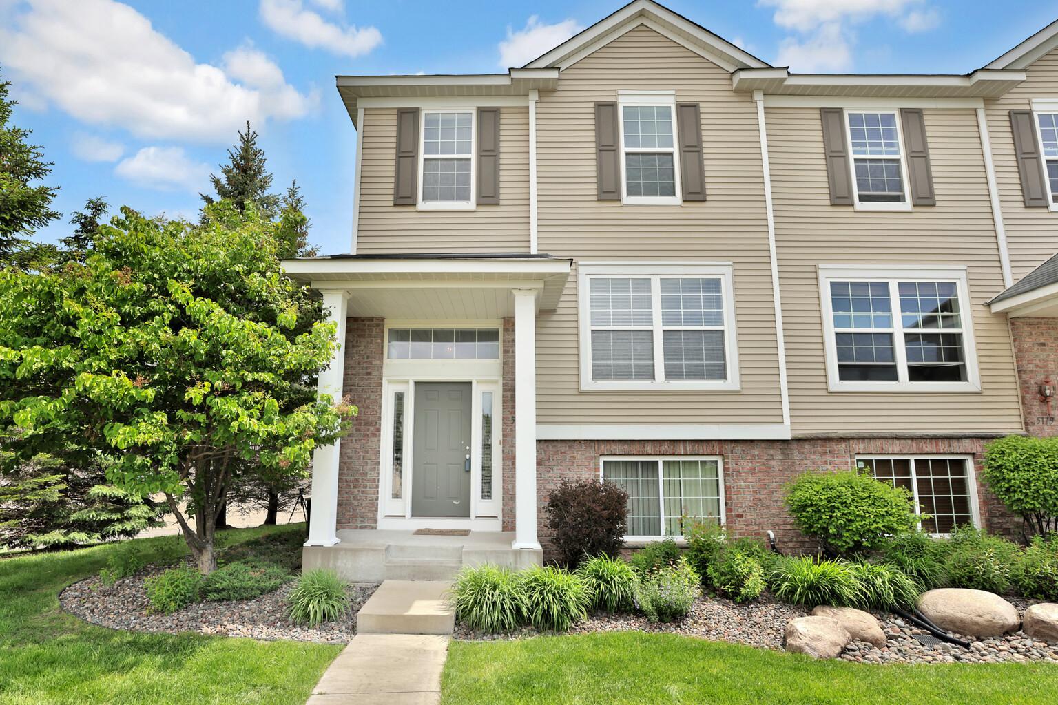 5175 Fairpoint Drive N Property Photo 1