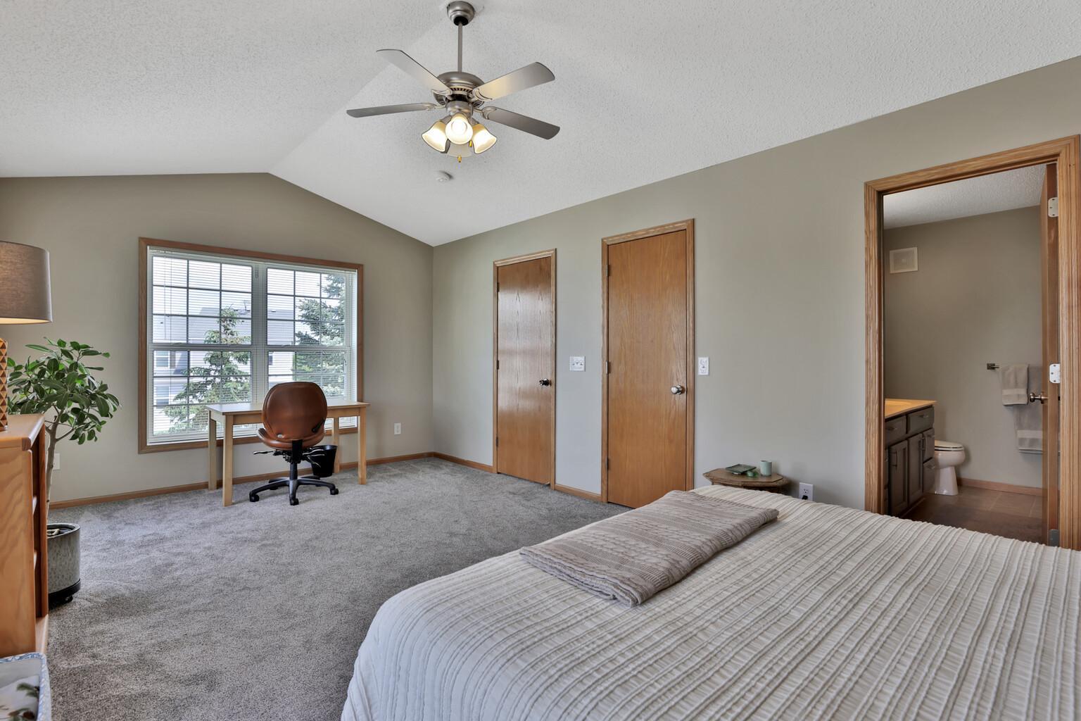 5175 Fairpoint Drive N Property Photo 20