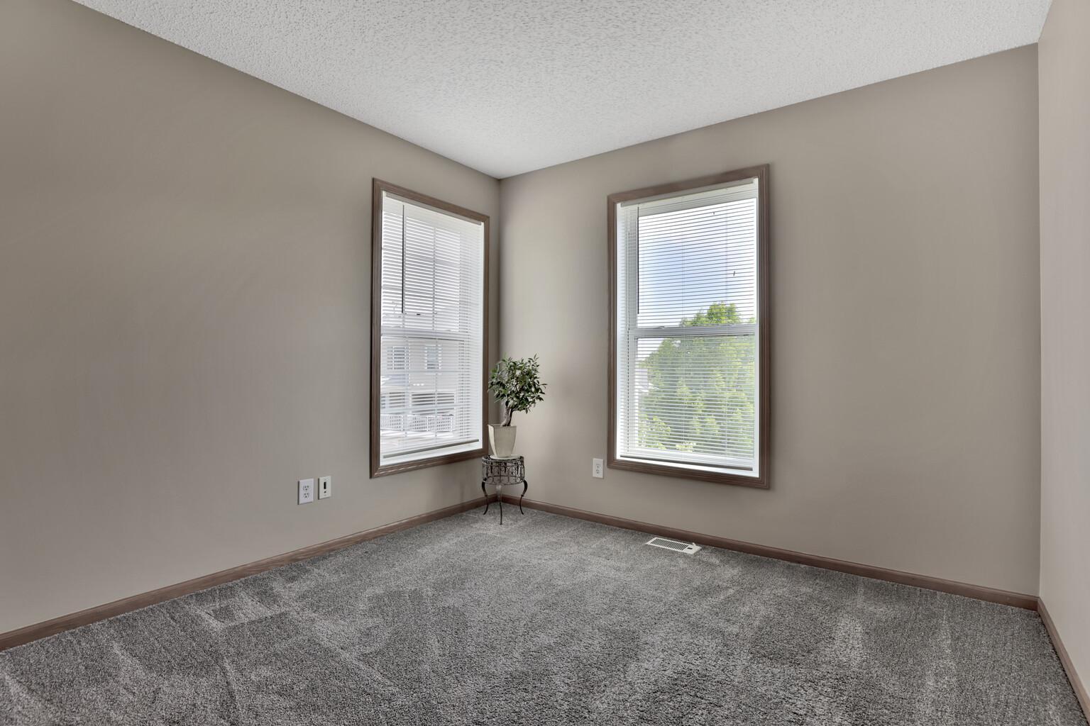 5175 Fairpoint Drive N Property Photo 25