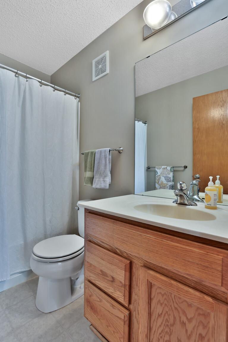 5175 Fairpoint Drive N Property Photo 27