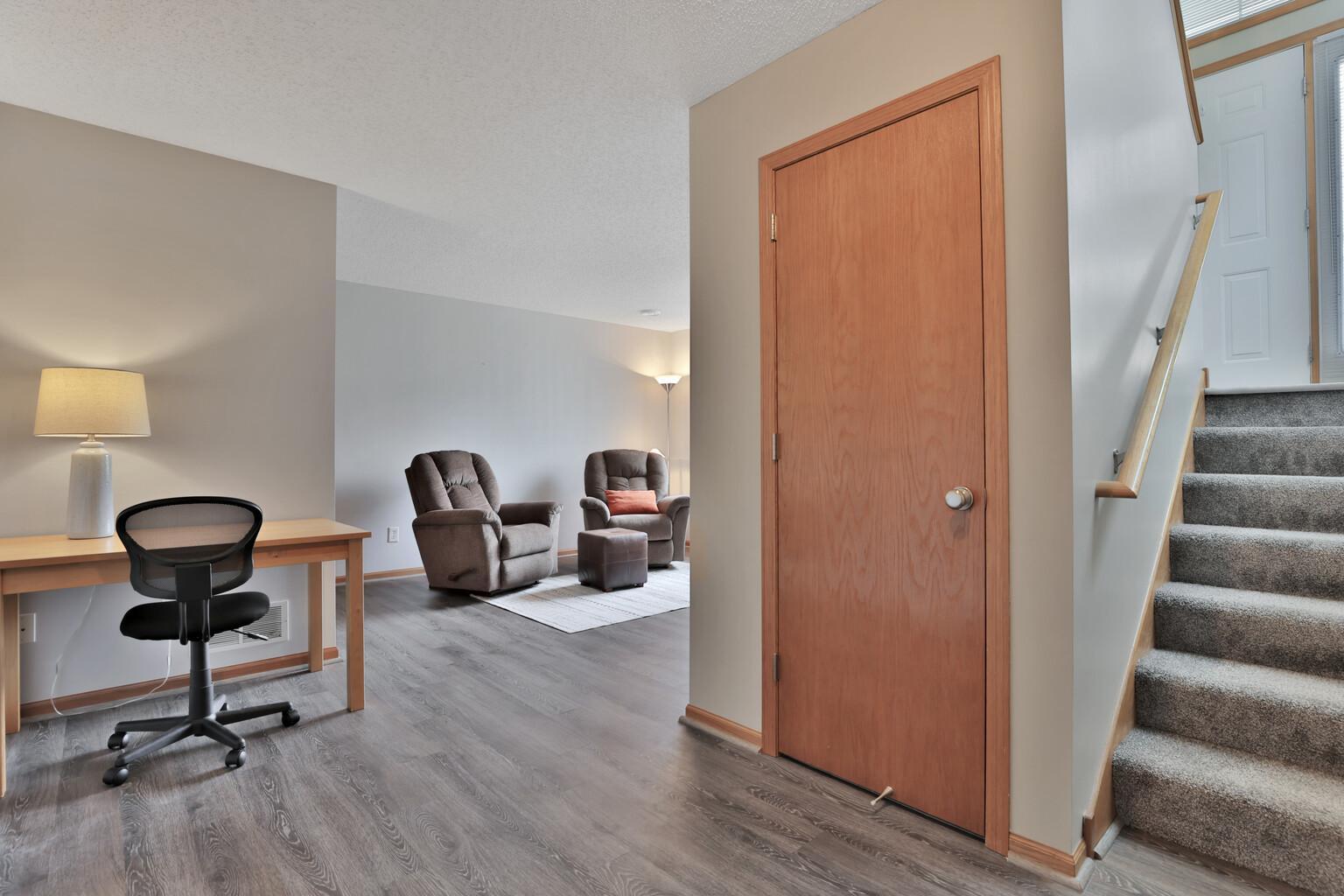 5175 Fairpoint Drive N Property Photo 28