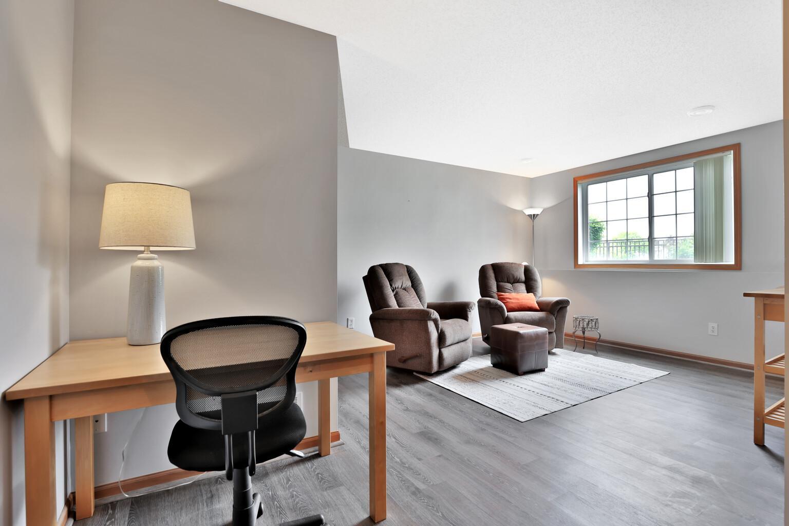 5175 Fairpoint Drive N Property Photo 32