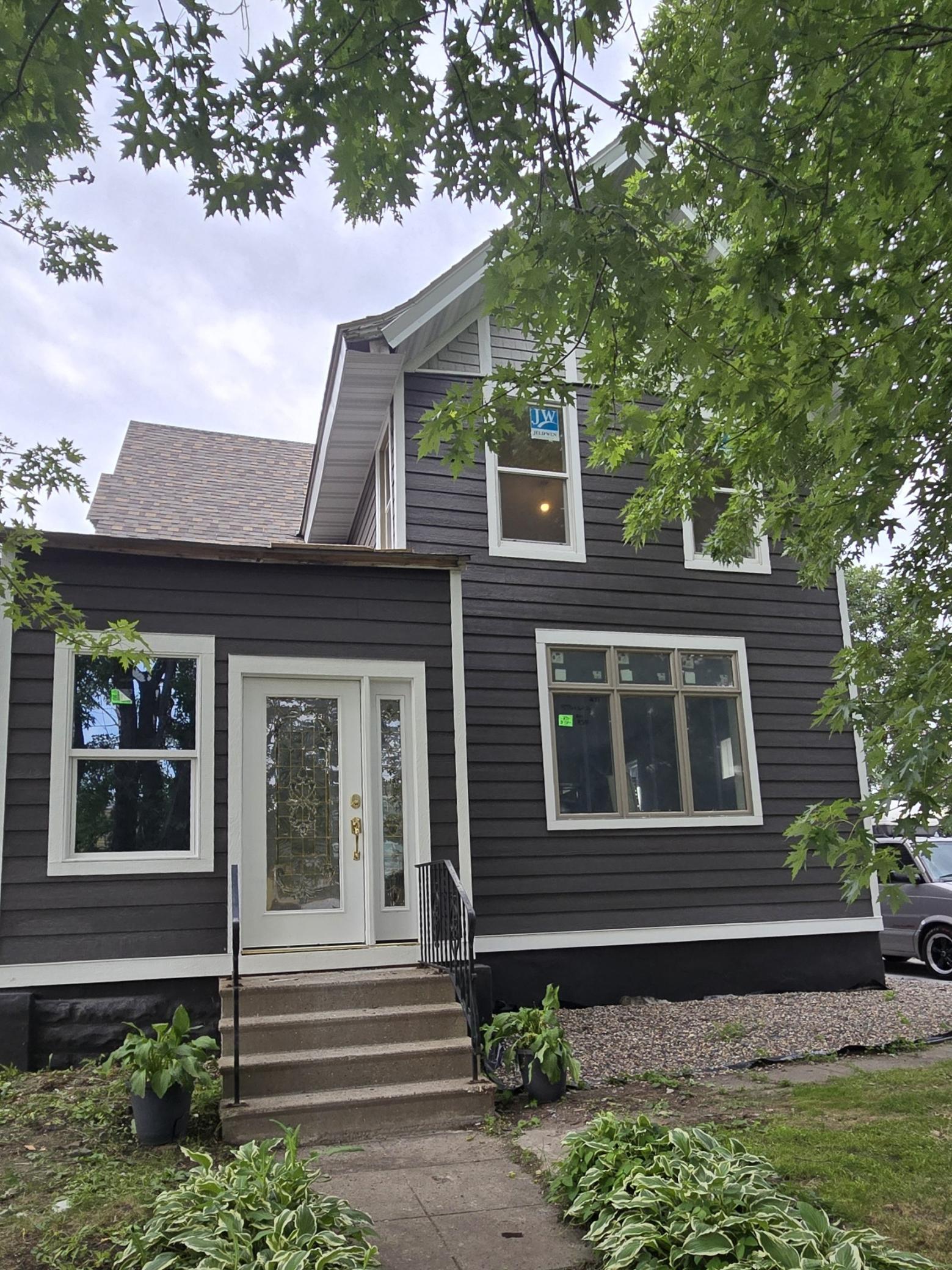 12 Oakley Avenue