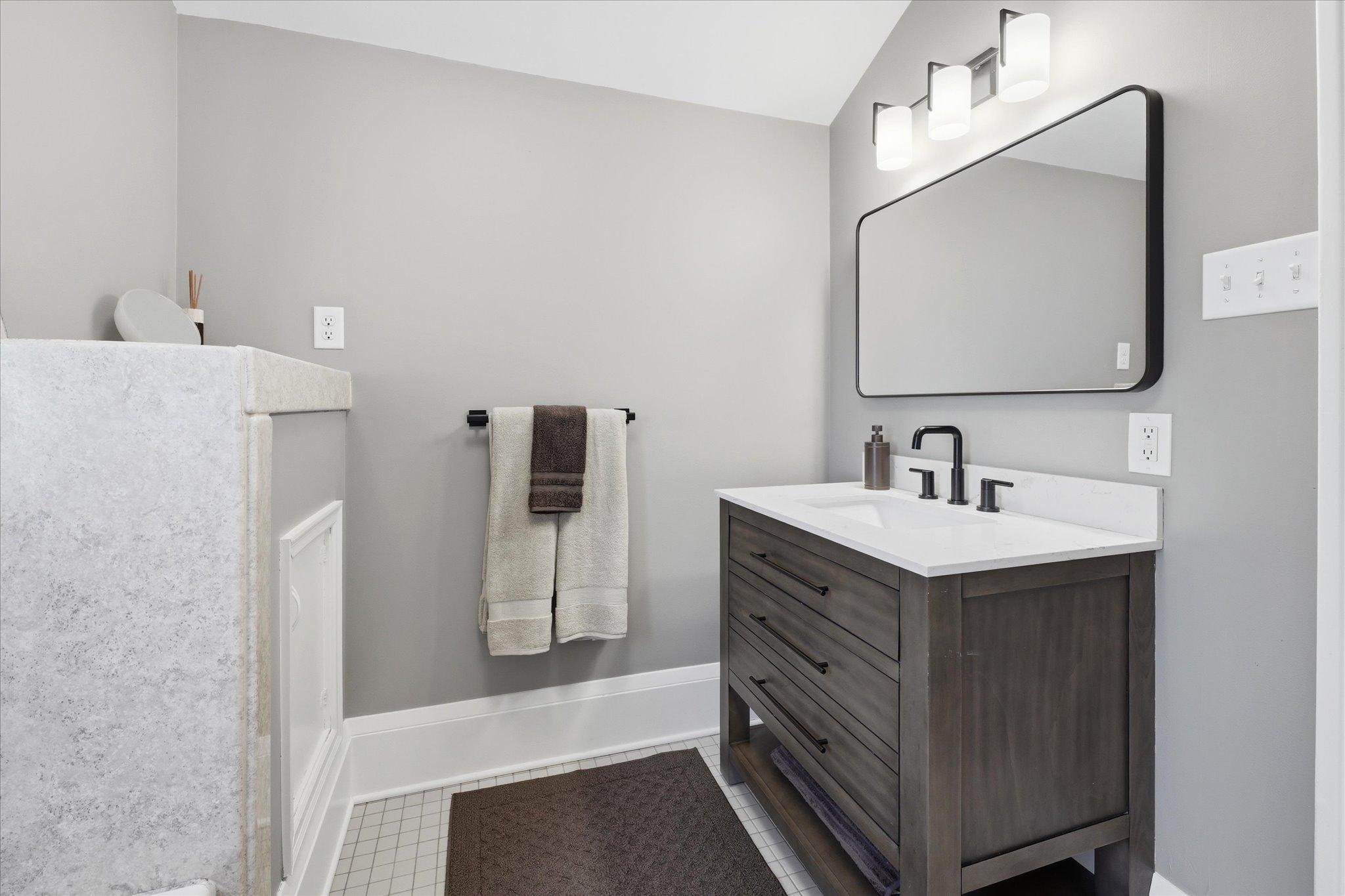 4653 Clinton Avenue Property Photo 15