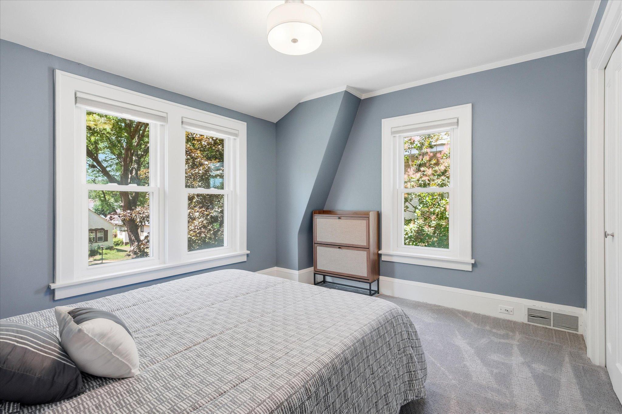4653 Clinton Avenue Property Photo 19