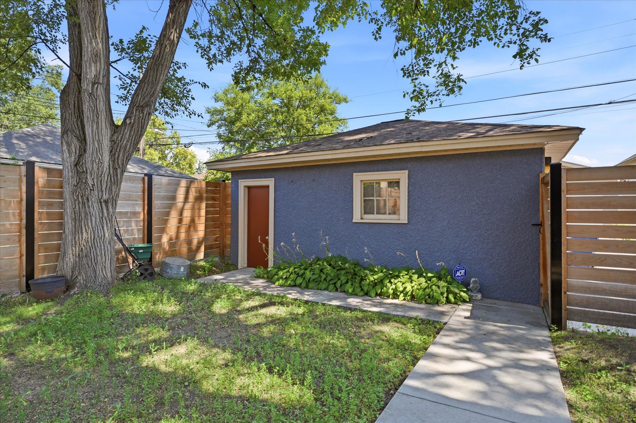 4653 Clinton Avenue Property Photo 40