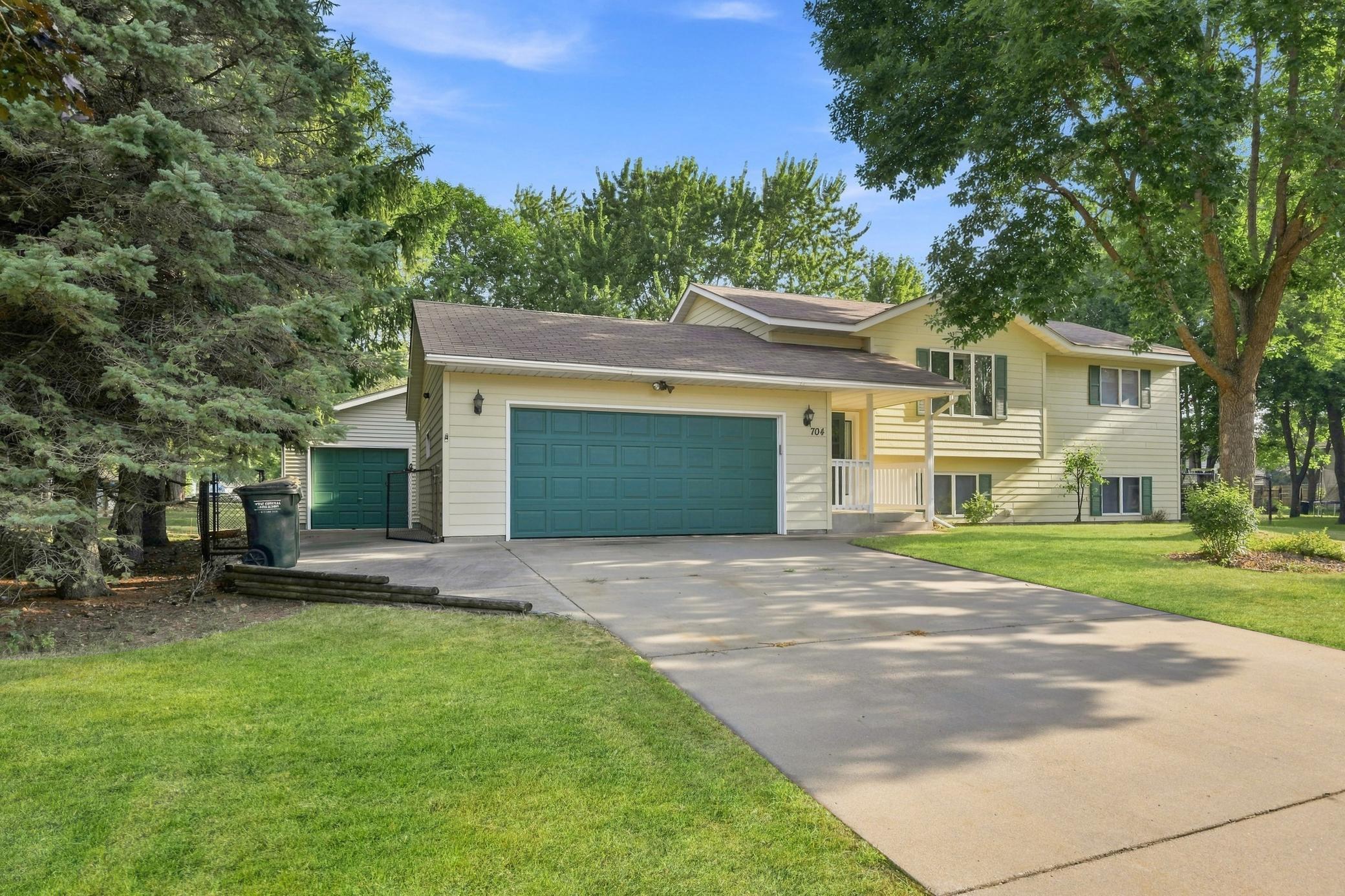 704 3rd Avenue N Property Photo 1