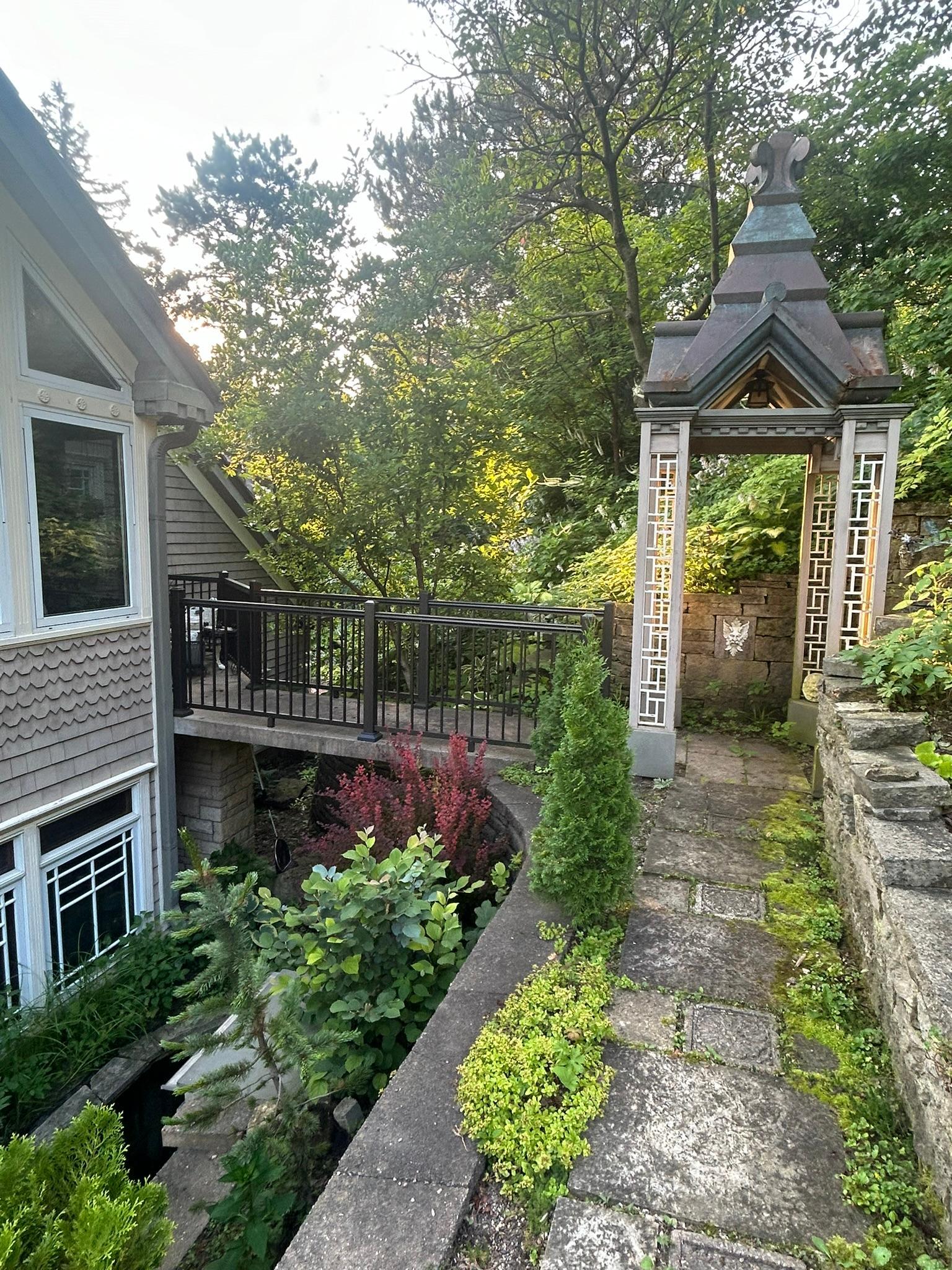 53 W Lake Boulevard Property Photo 5
