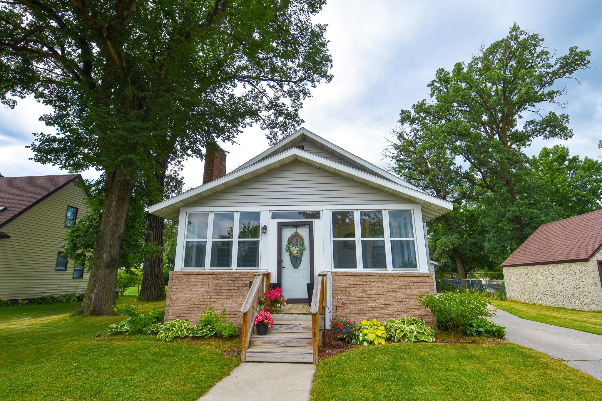 237 Markley Avenue N Property Photo 2