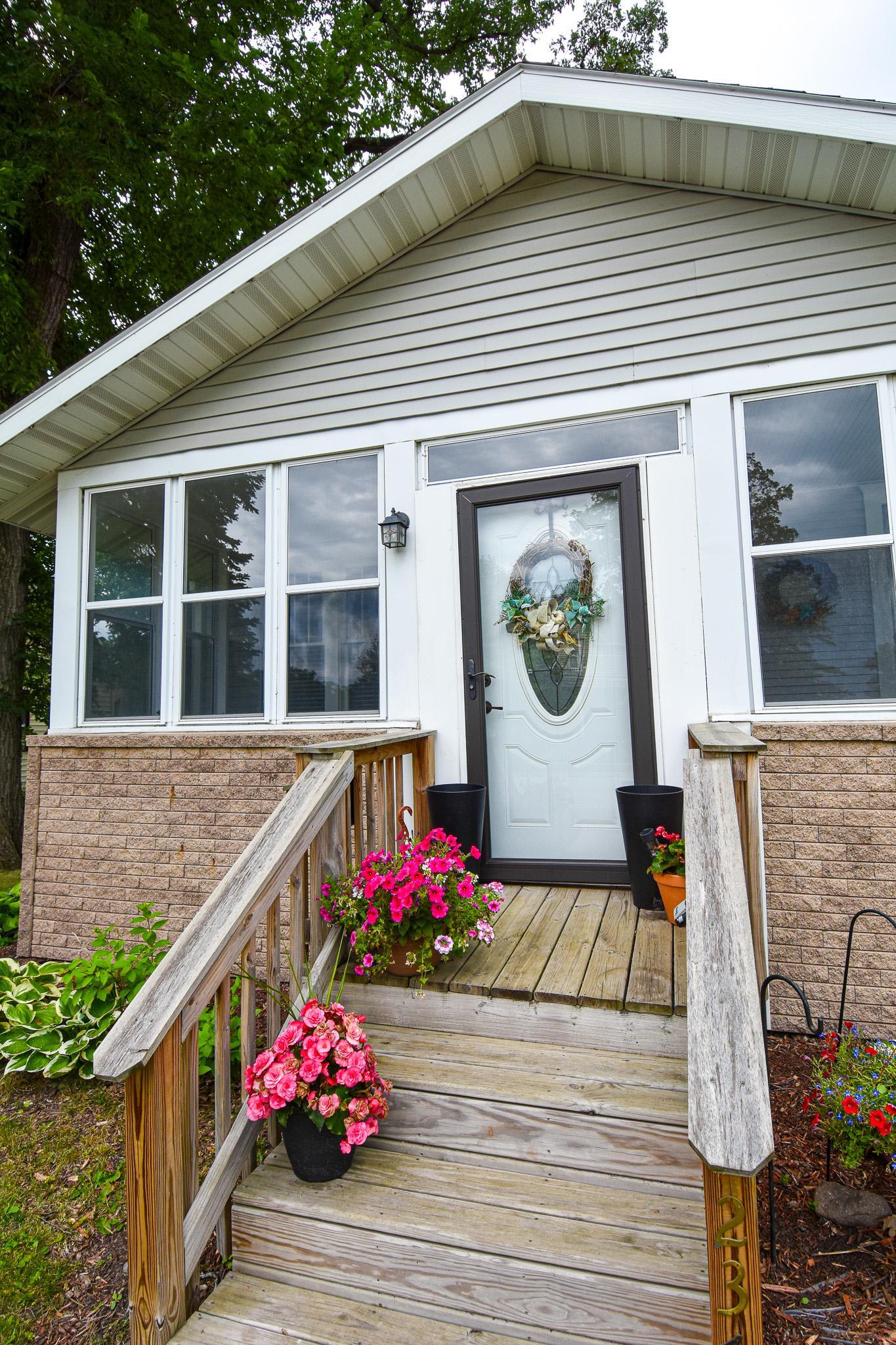 237 Markley Avenue N Property Photo 3