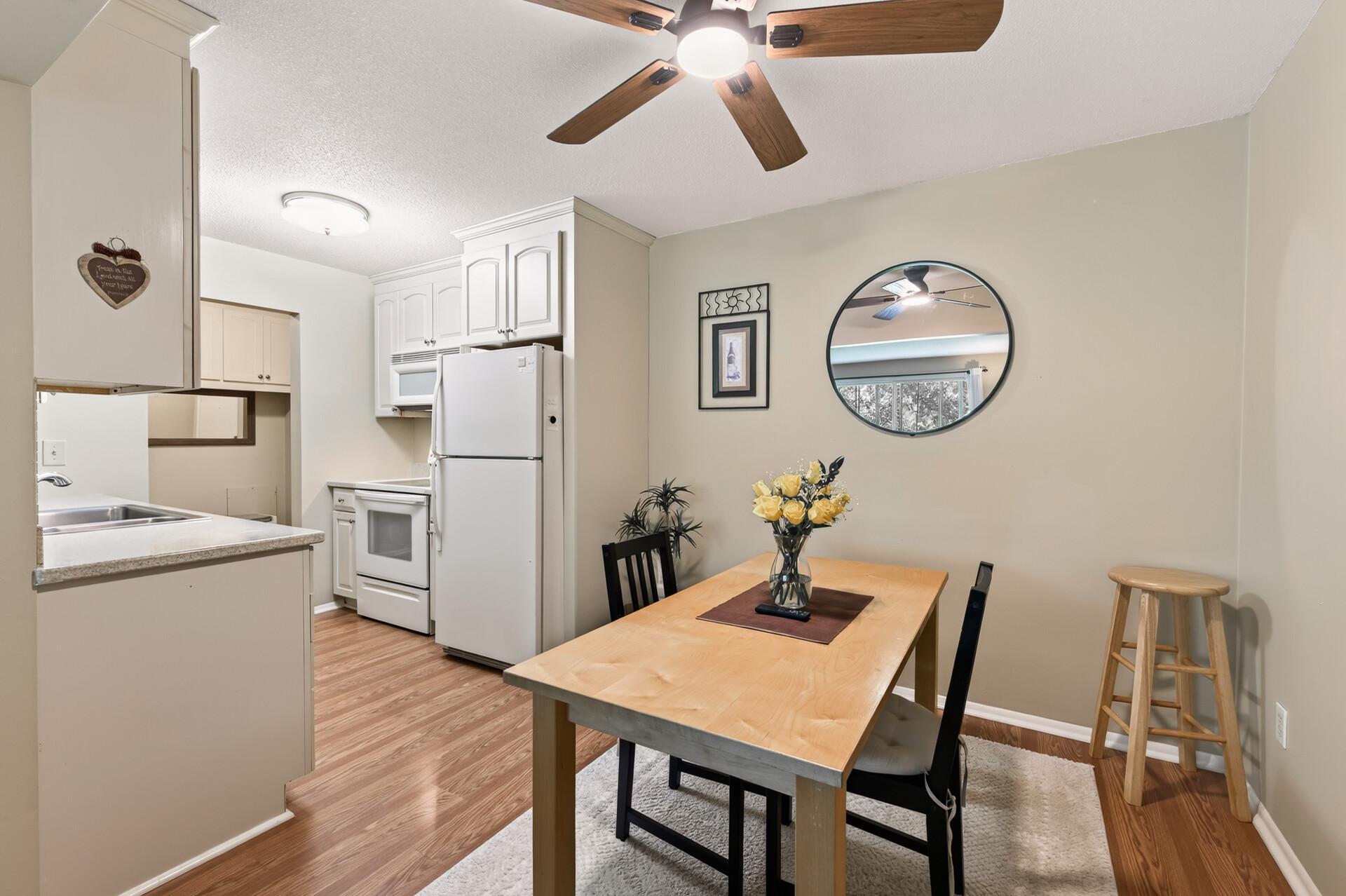 4360 Brookside Court 209 Property Photo 6