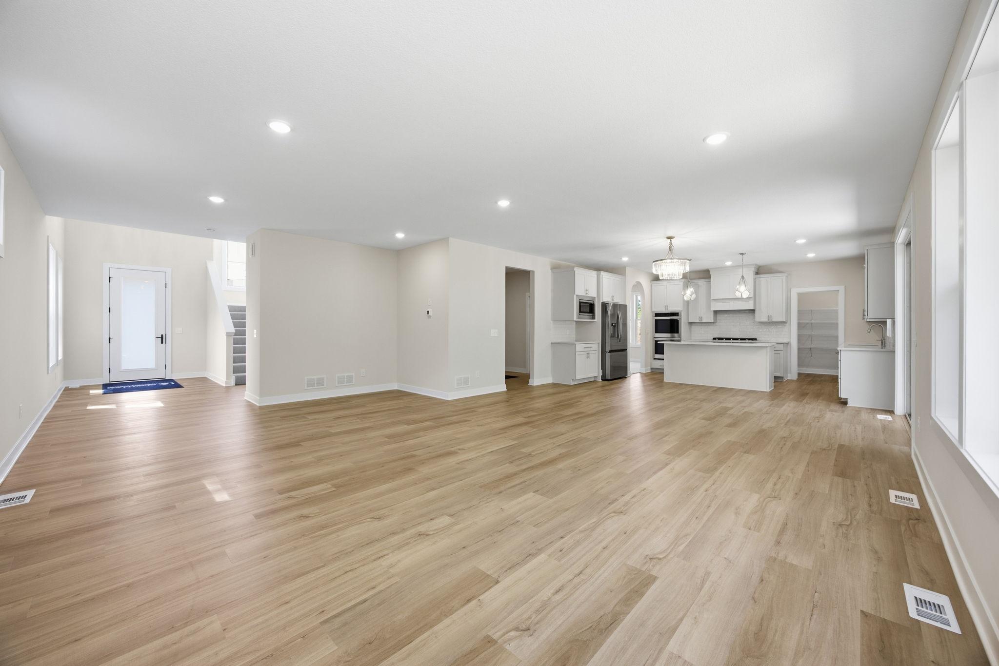 2399 Laurie Court W Property Photo 10