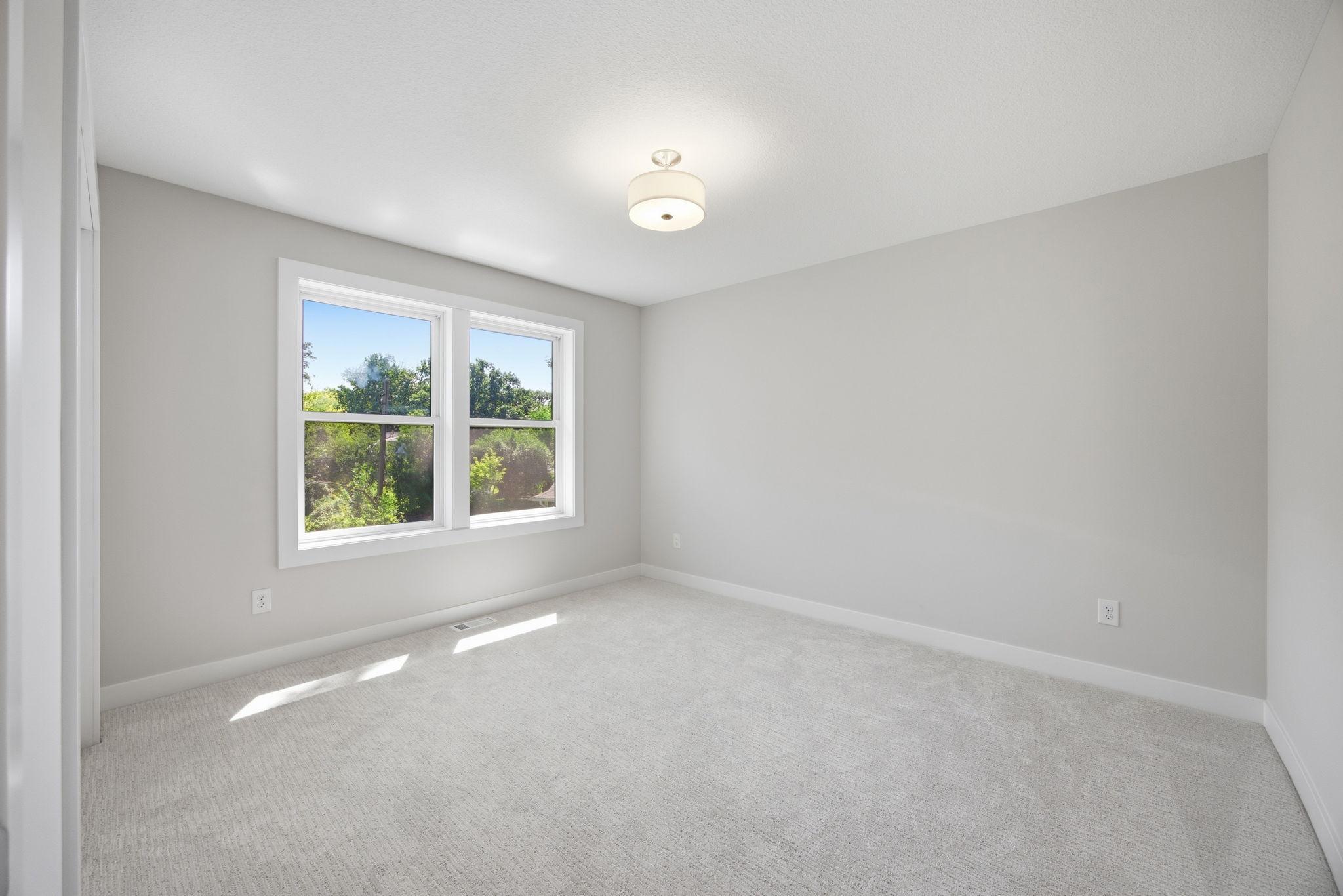 2399 Laurie Court W Property Photo 34