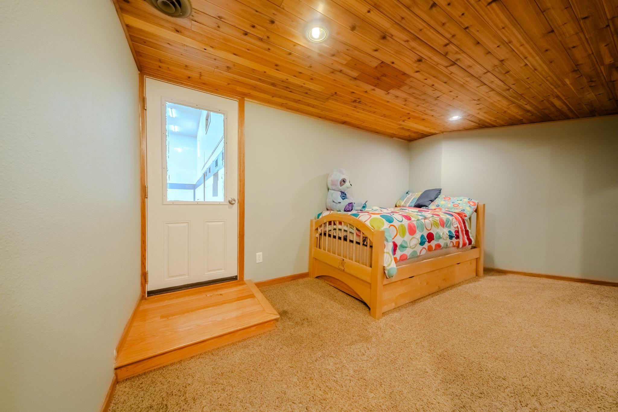 5708 Nightingale Court Property Photo 26