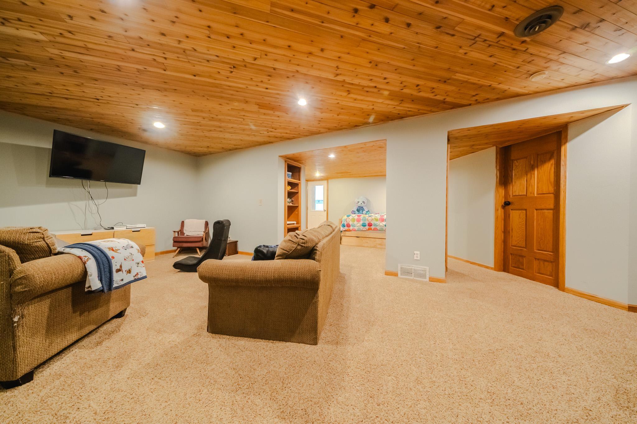 5708 Nightingale Court Property Photo 28