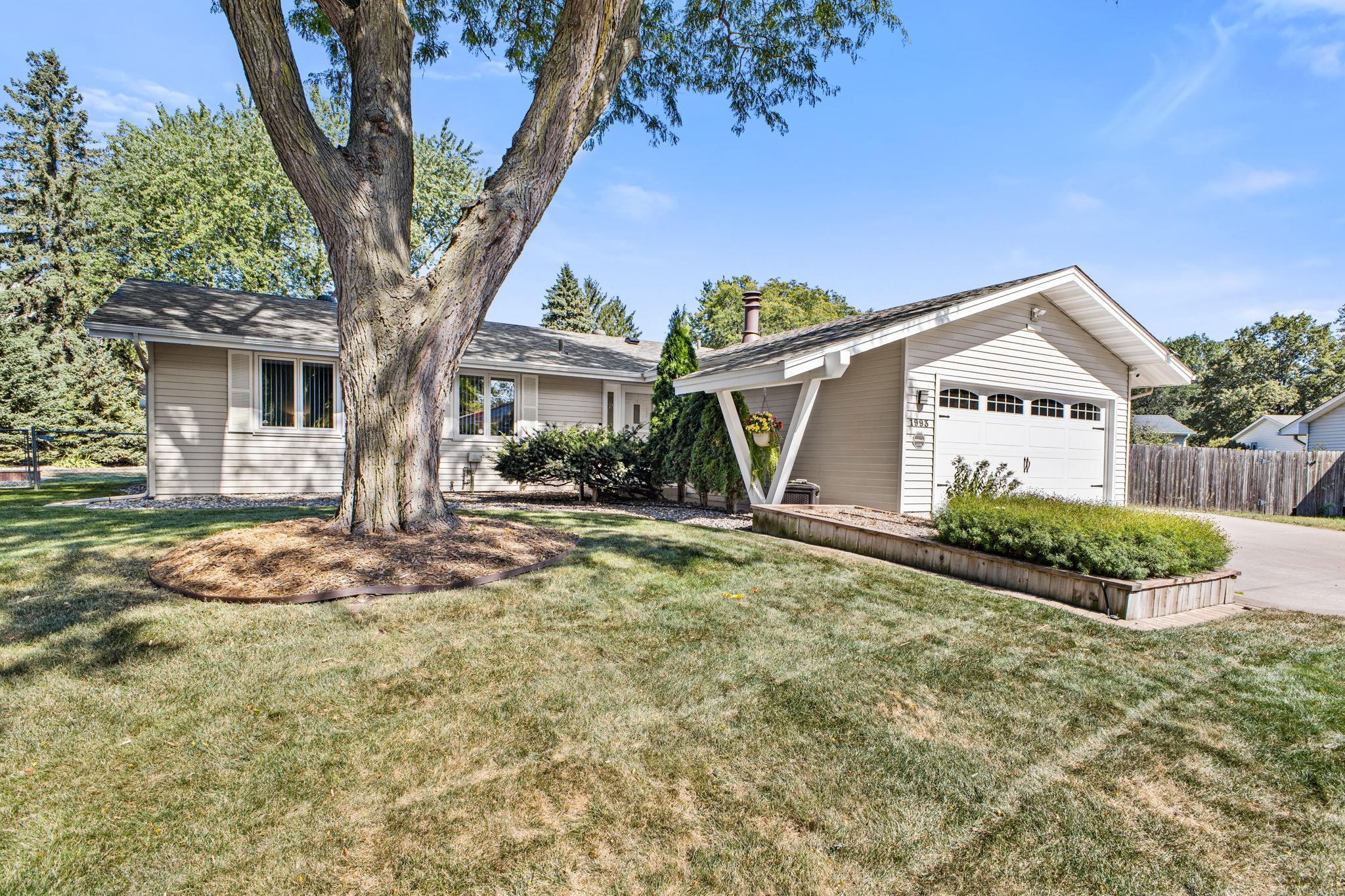 1993 Warbler Lane Property Photo 4