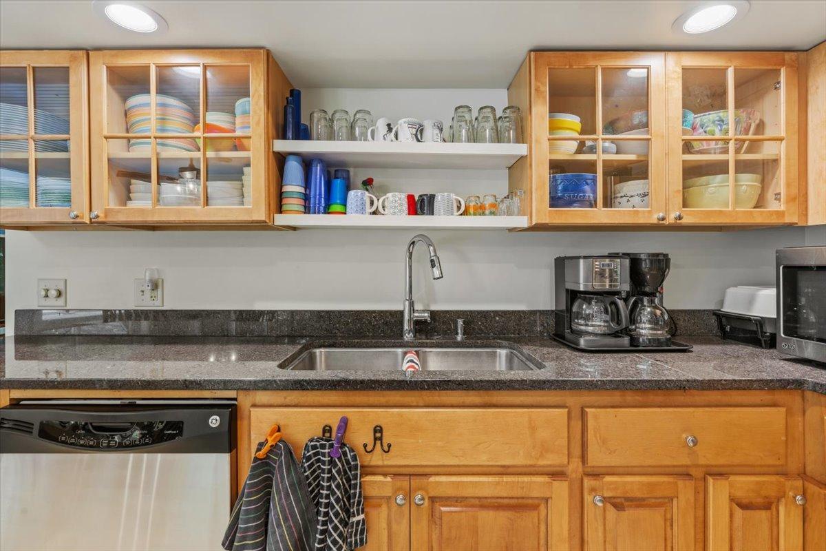 7110290 Property Photo 4