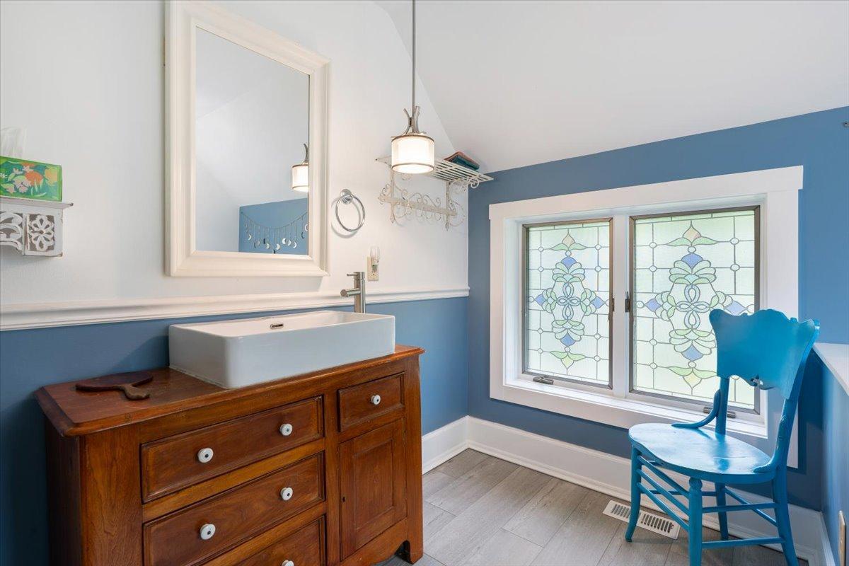 7110290 Property Photo 18