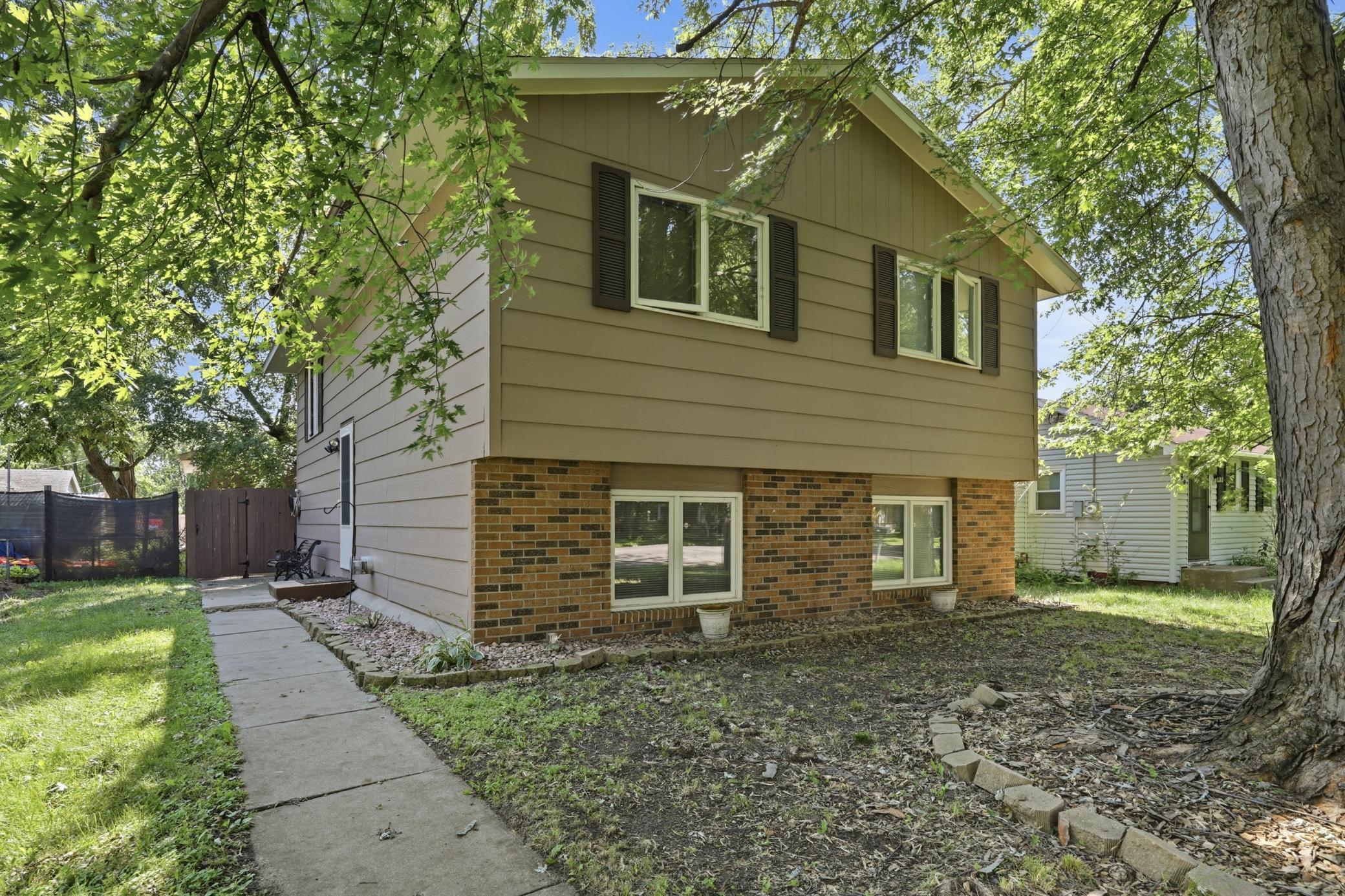 134 34th Avenue N Property Photo 1