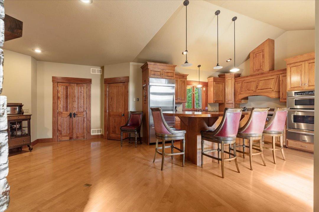 36087 West Shore Drive Property Photo 8