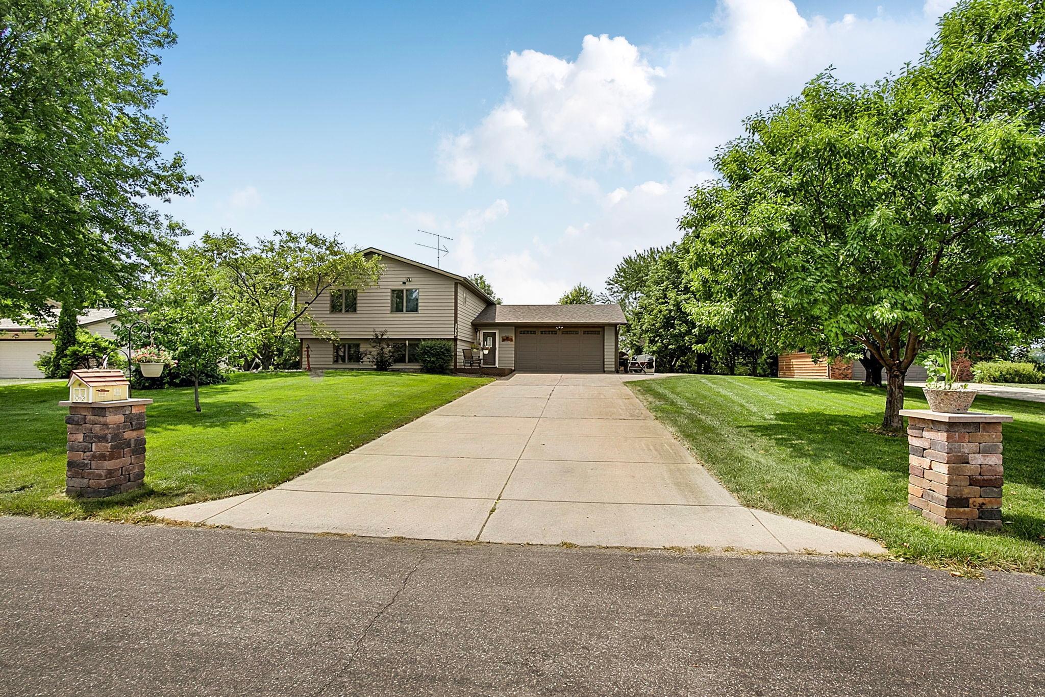 1735 Hazelwood Circle Property Photo 1