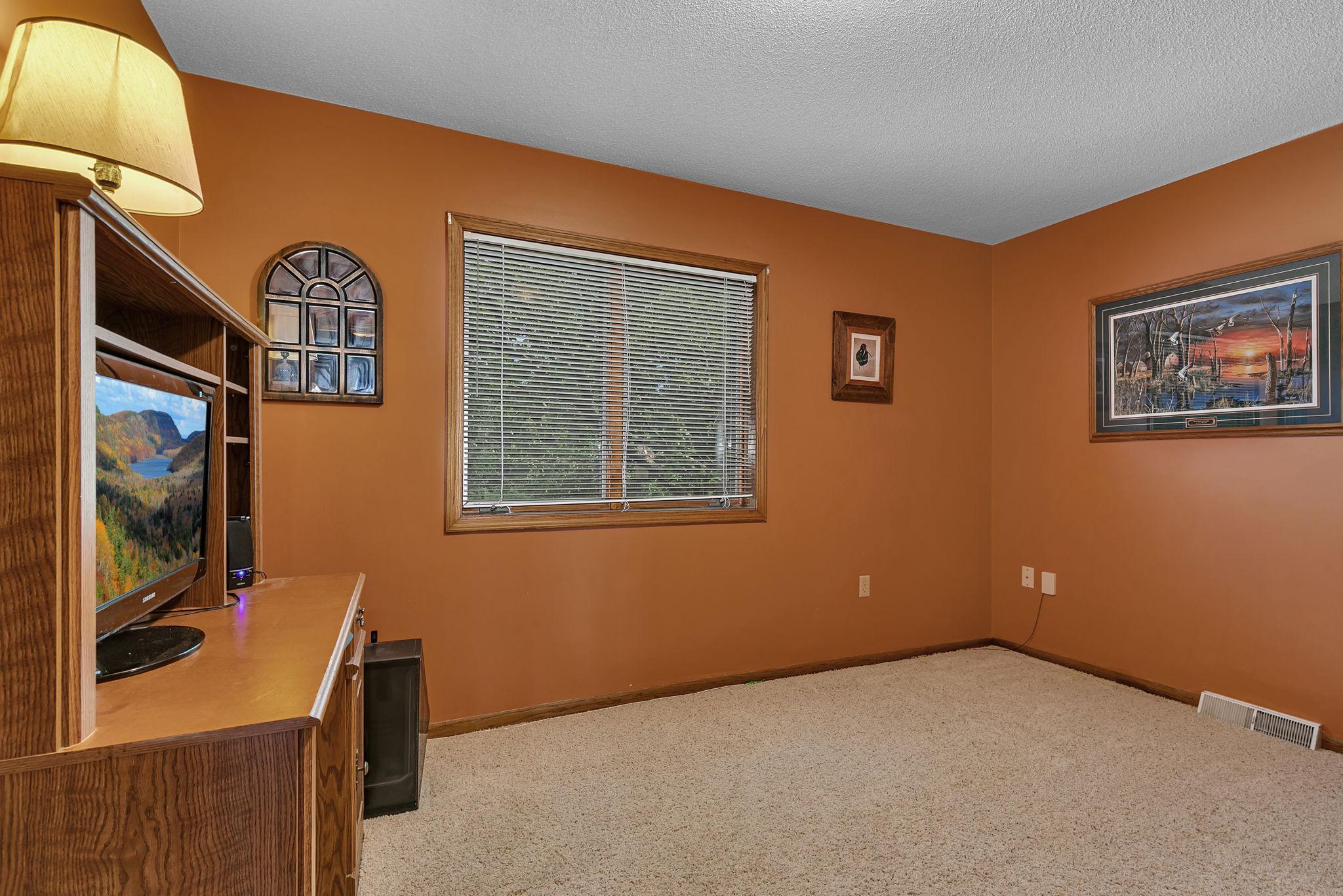 1735 Hazelwood Circle Property Photo 14