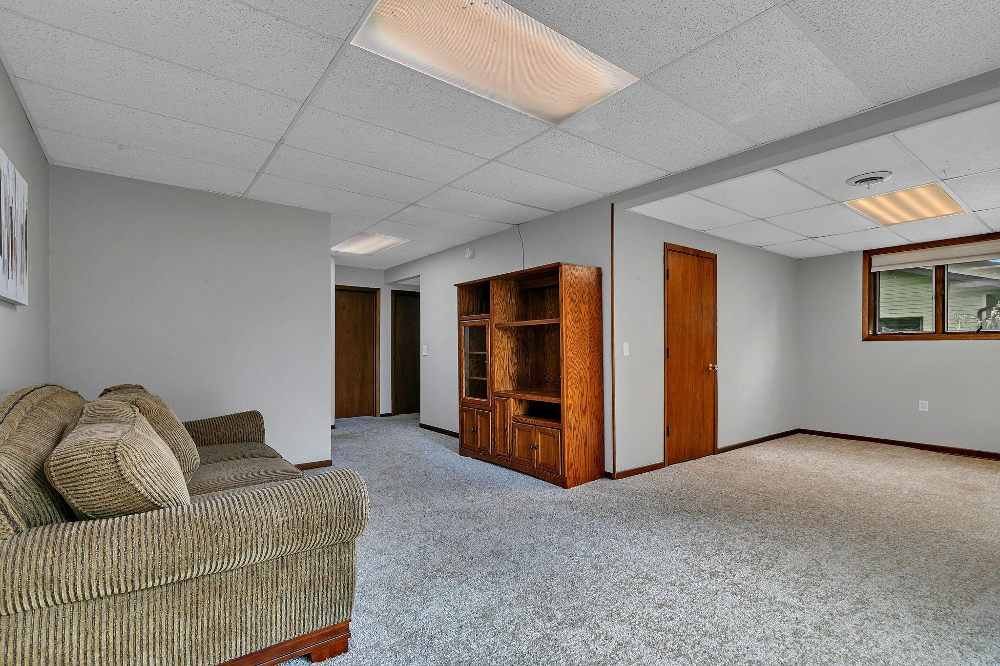 1735 Hazelwood Circle Property Photo 17