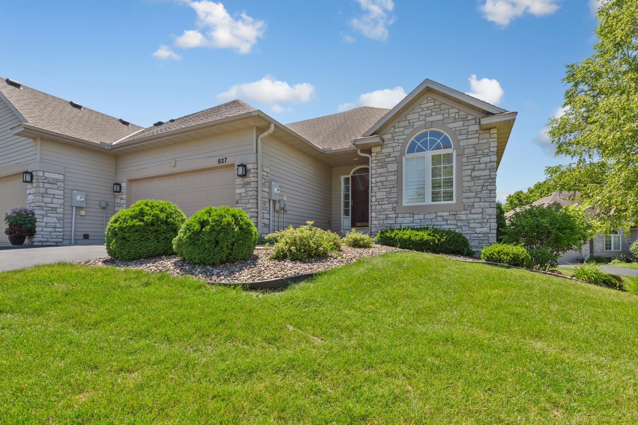 827 Vardon Court Property Photo 3