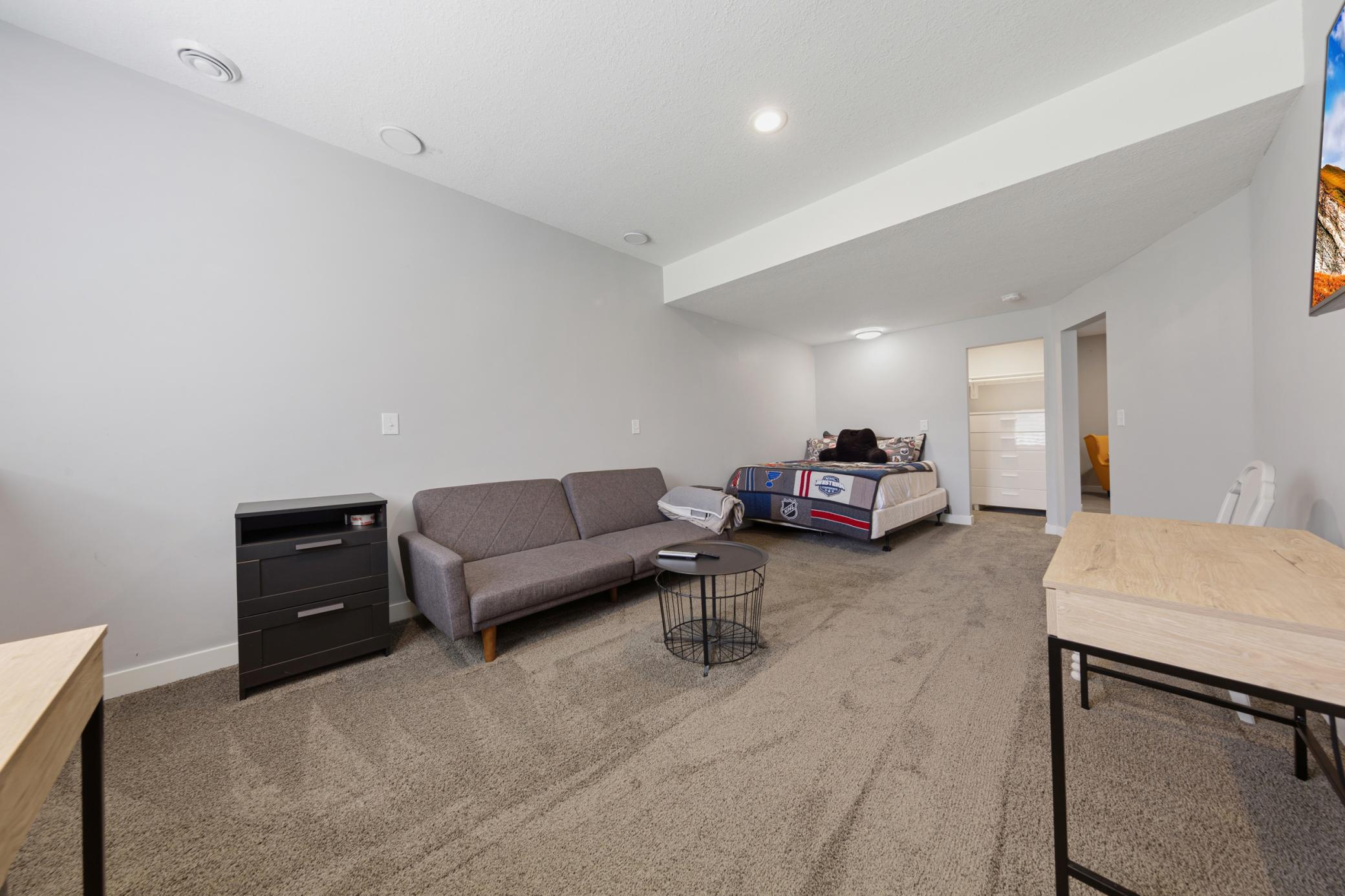 827 Vardon Court Property Photo 30
