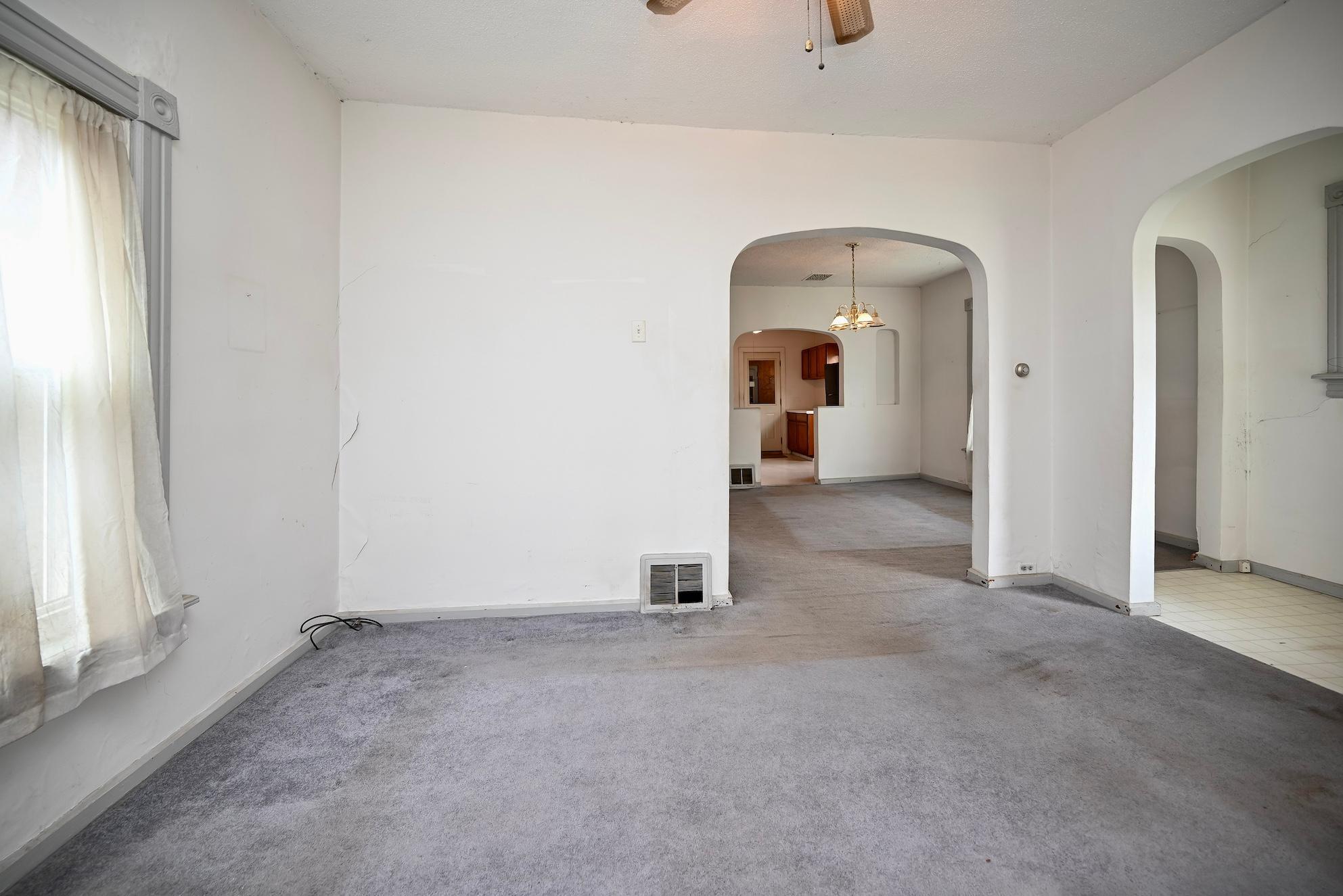 653 Johnson Street Property Photo 3