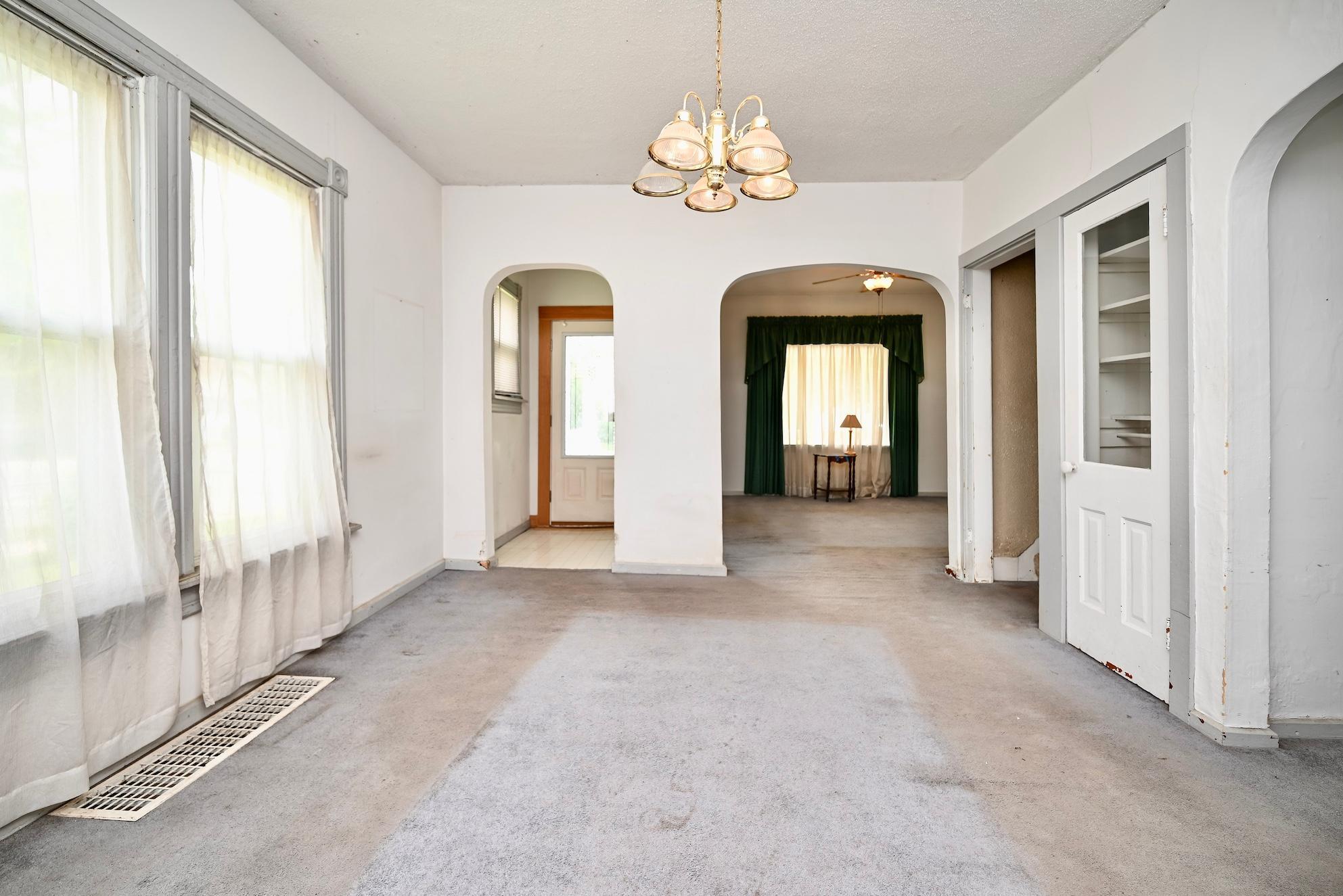 653 Johnson Street Property Photo 4