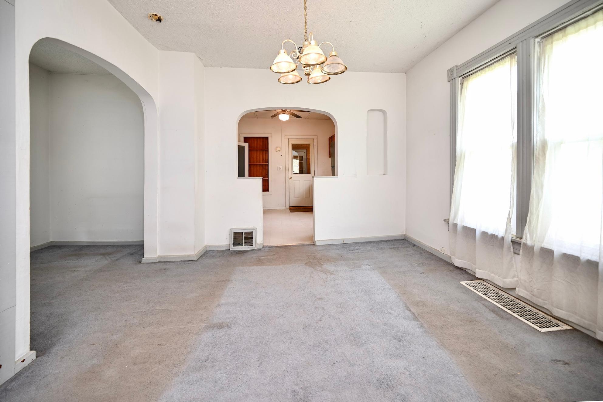 653 Johnson Street Property Photo 5