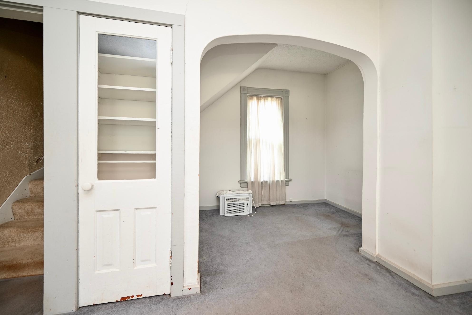 653 Johnson Street Property Photo 6