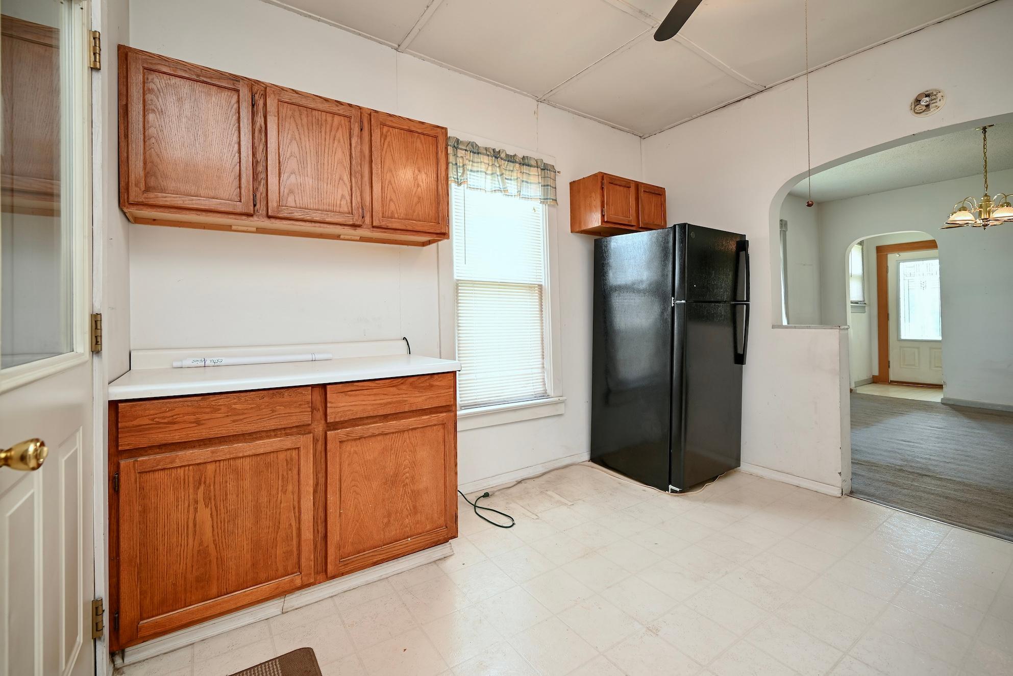 653 Johnson Street Property Photo 8