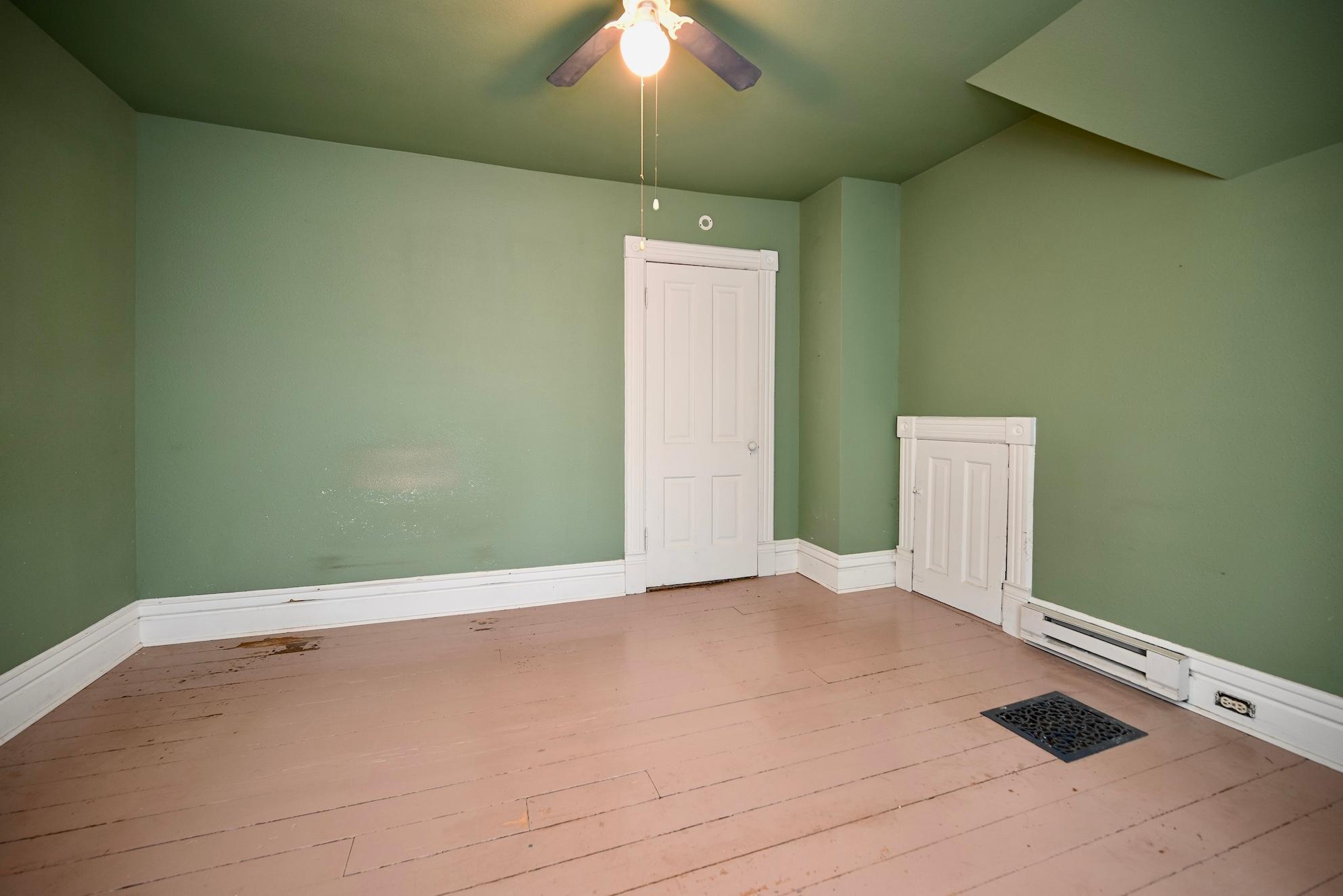 653 Johnson Street Property Photo 16