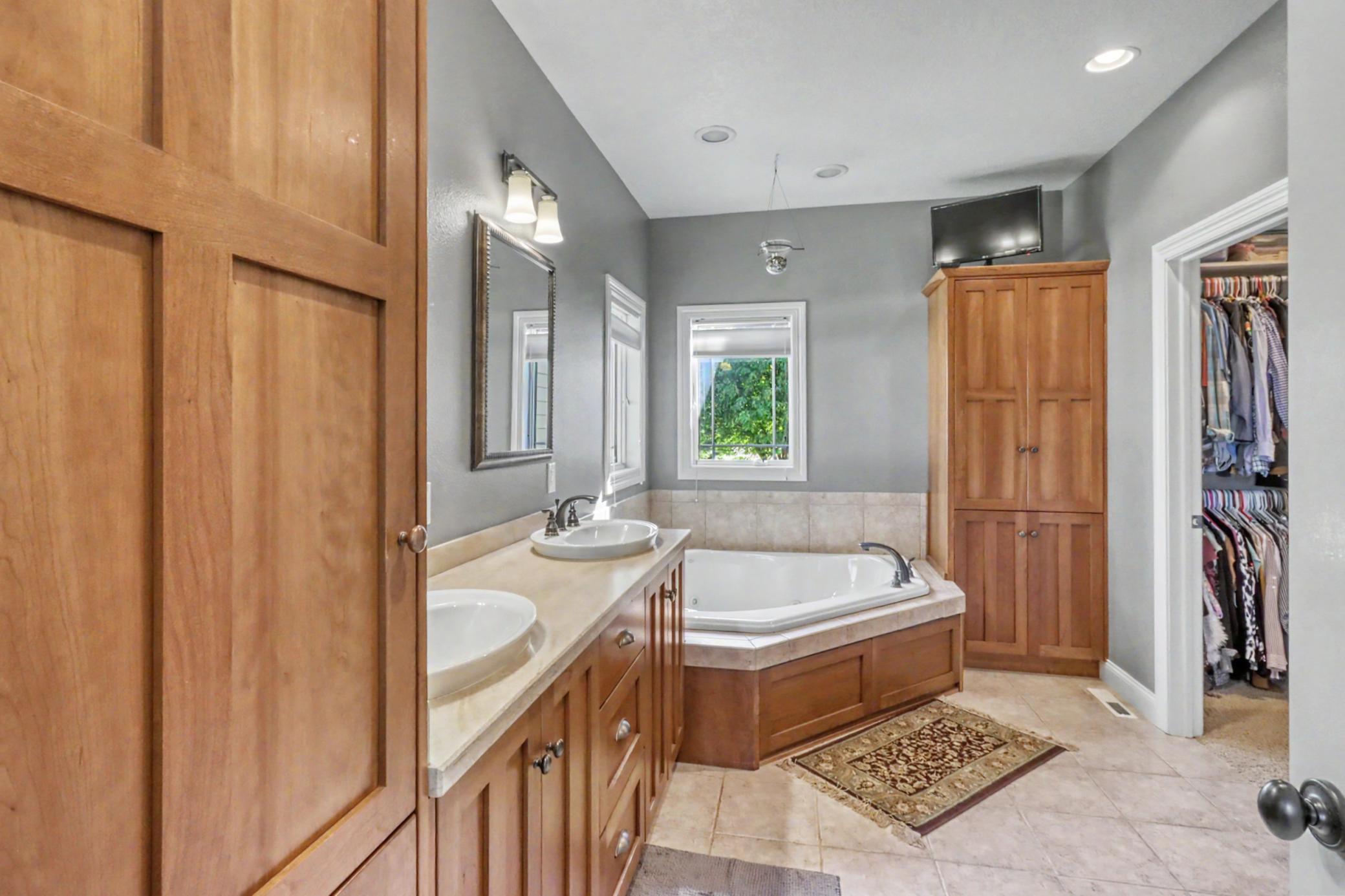 7013 Maple Lane Property Photo 46