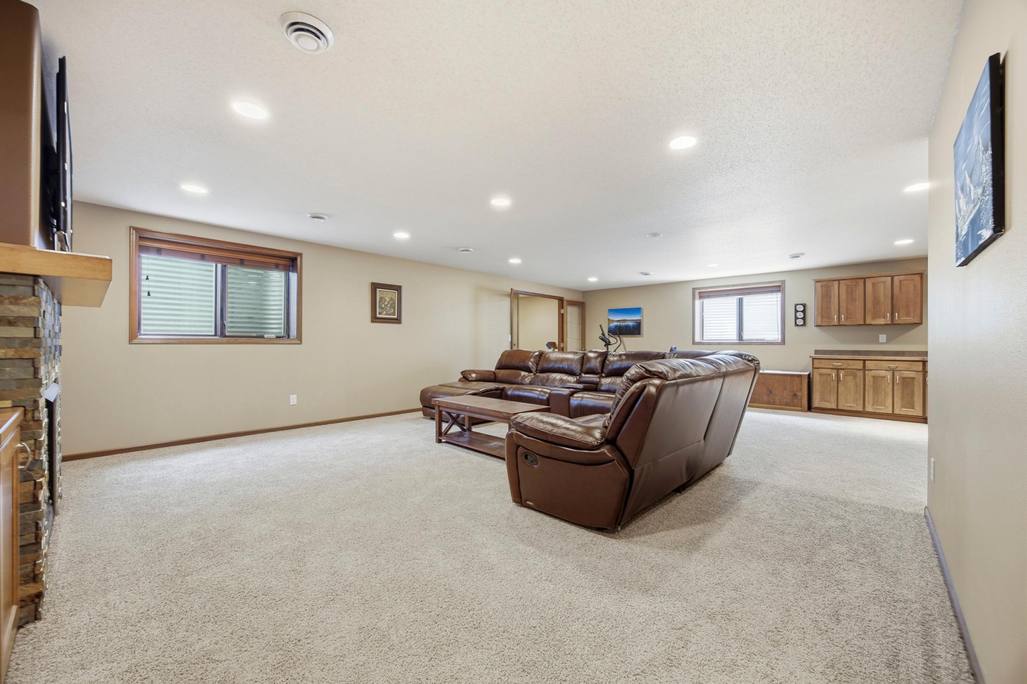 1831 Cypress Way Property Photo 28