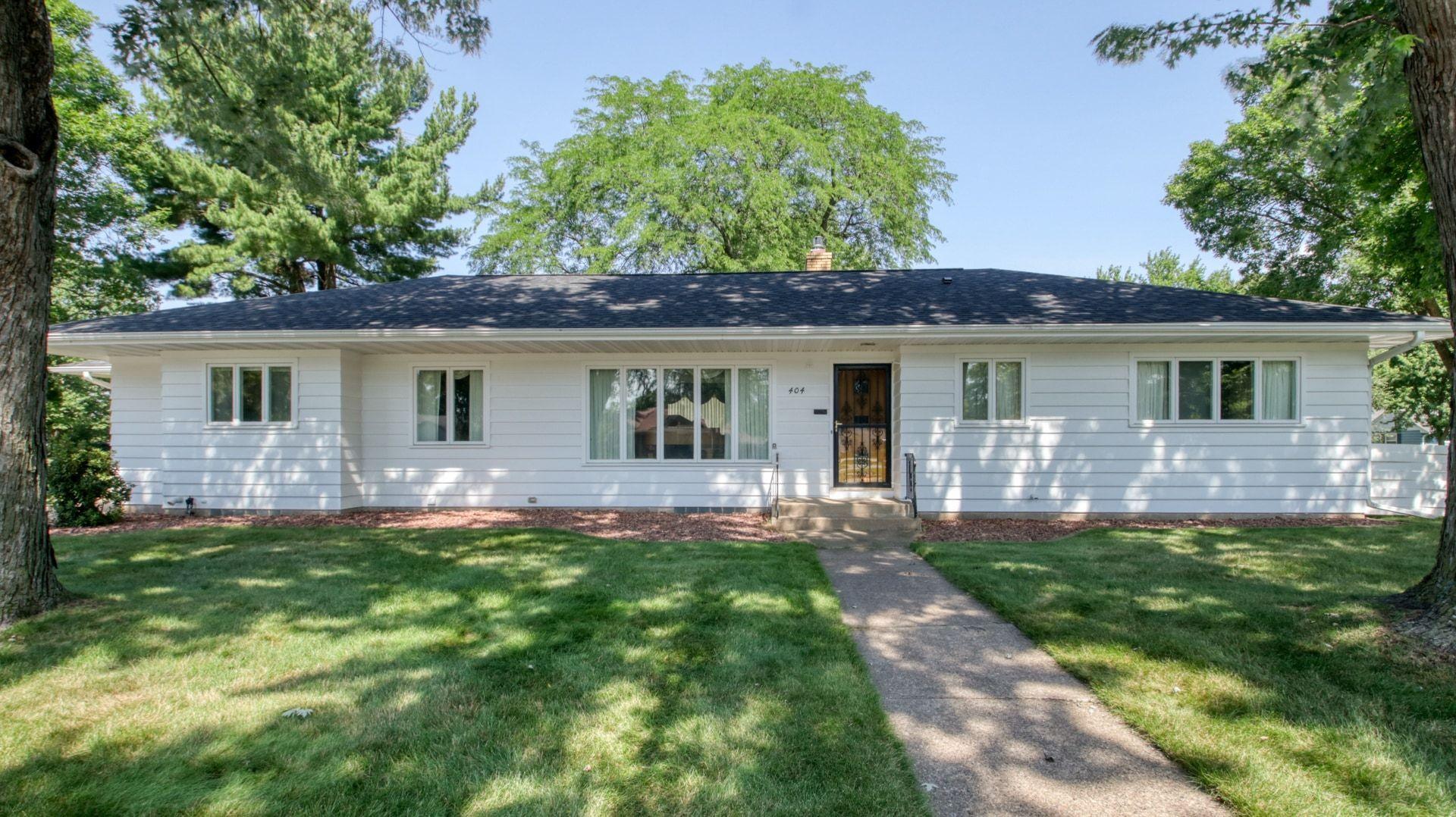 404 W Macarthur Avenue Property Photo 1